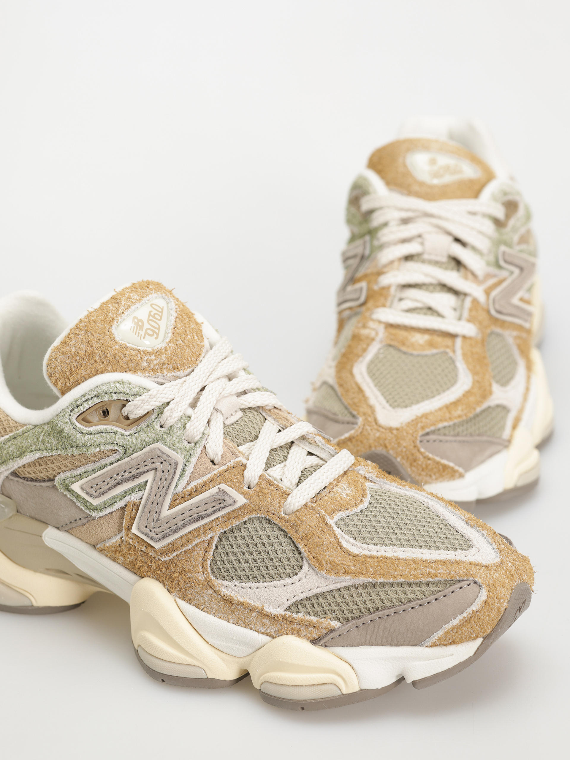 New Balance 9060 Cipők (olivine)