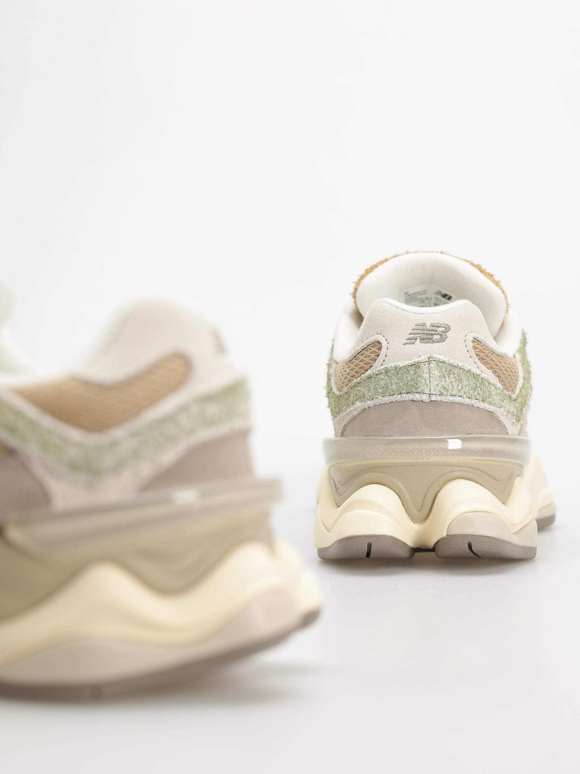 New Balance 9060 Cipők (olivine)