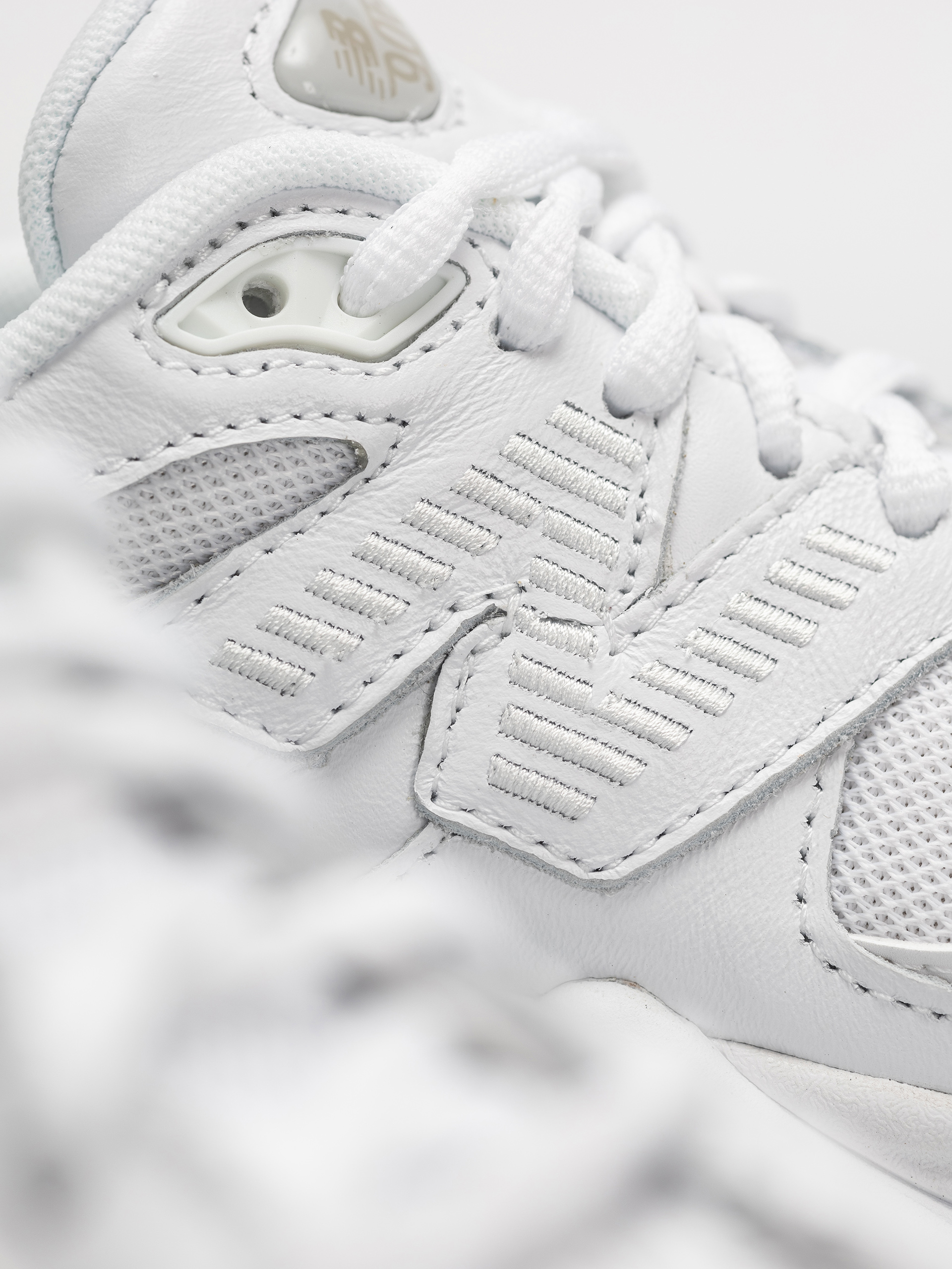 New Balance 9060 Cipők (triple white)