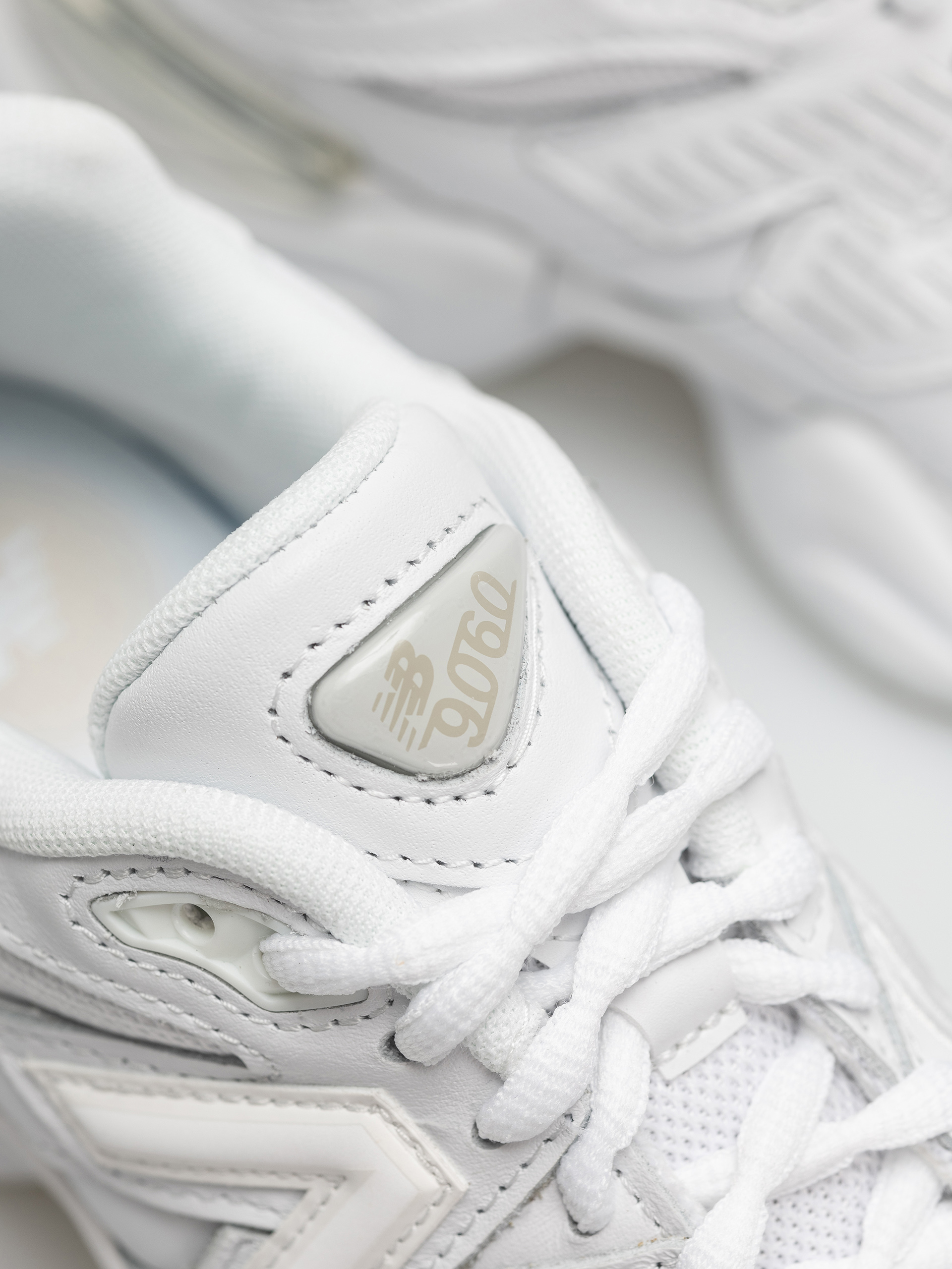 New Balance 9060 Cipők (triple white)