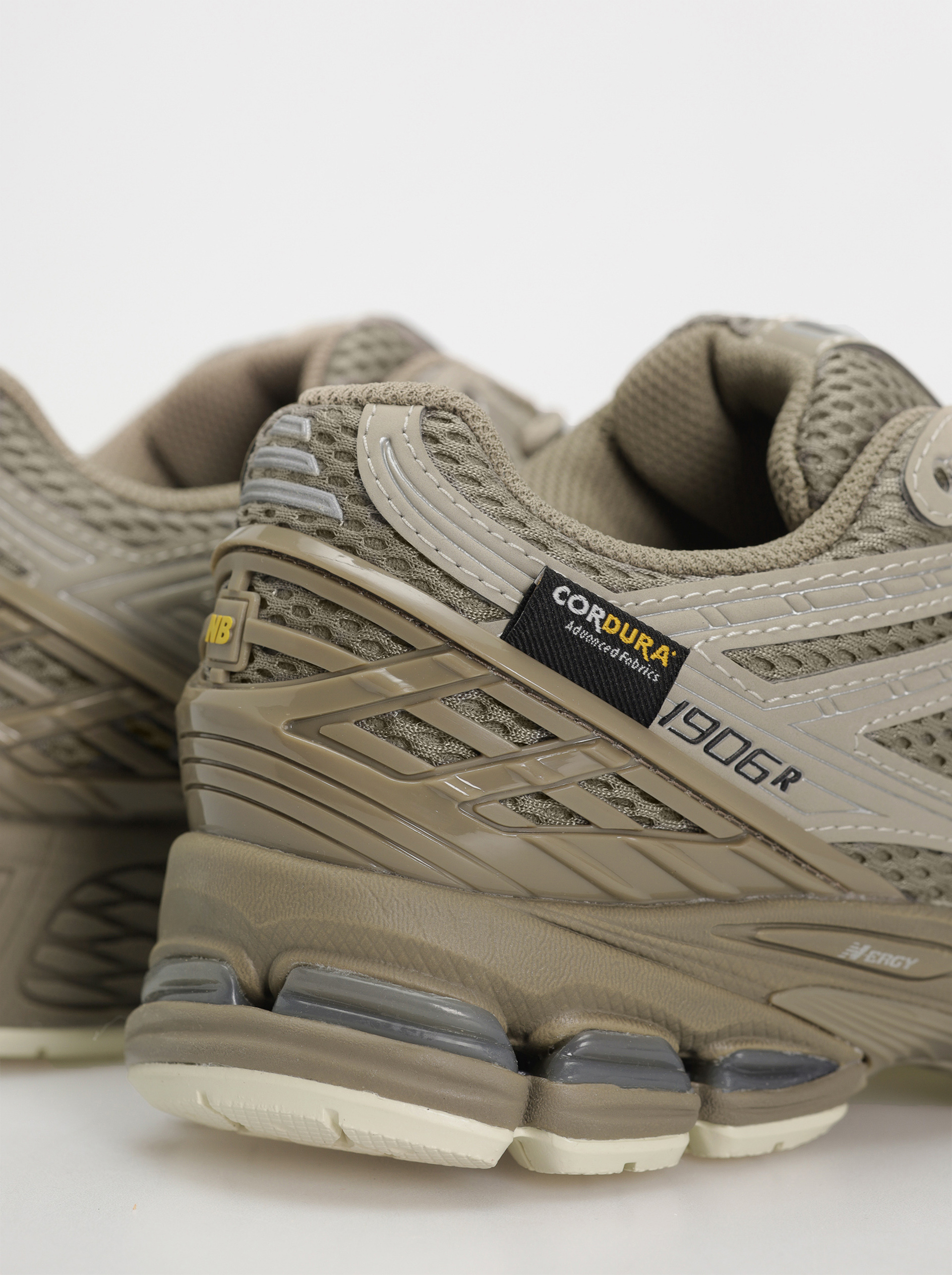 New Balance 1906 Cipők (arid stone)