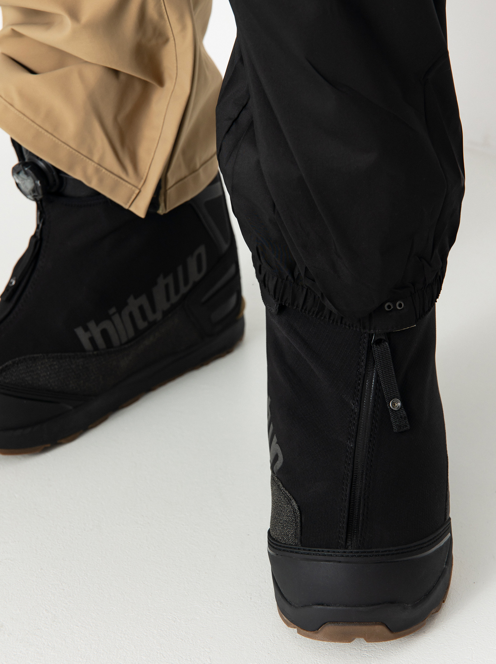 Férfi Snowboard nadrág ThirtyTwo Basement Bib (khaki)