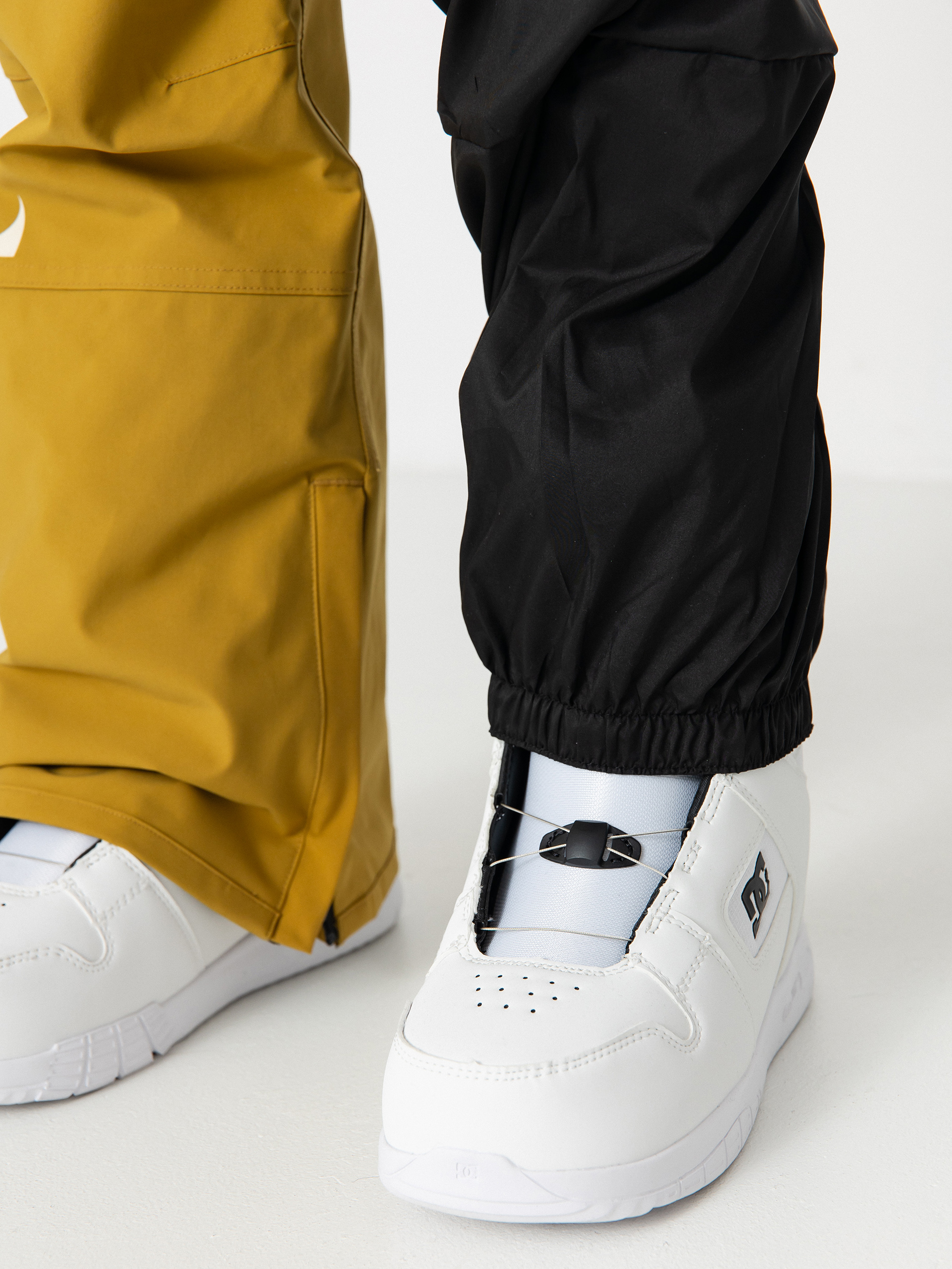 Női Snowboard nadrág ThirtyTwo Basement Bib (tan)