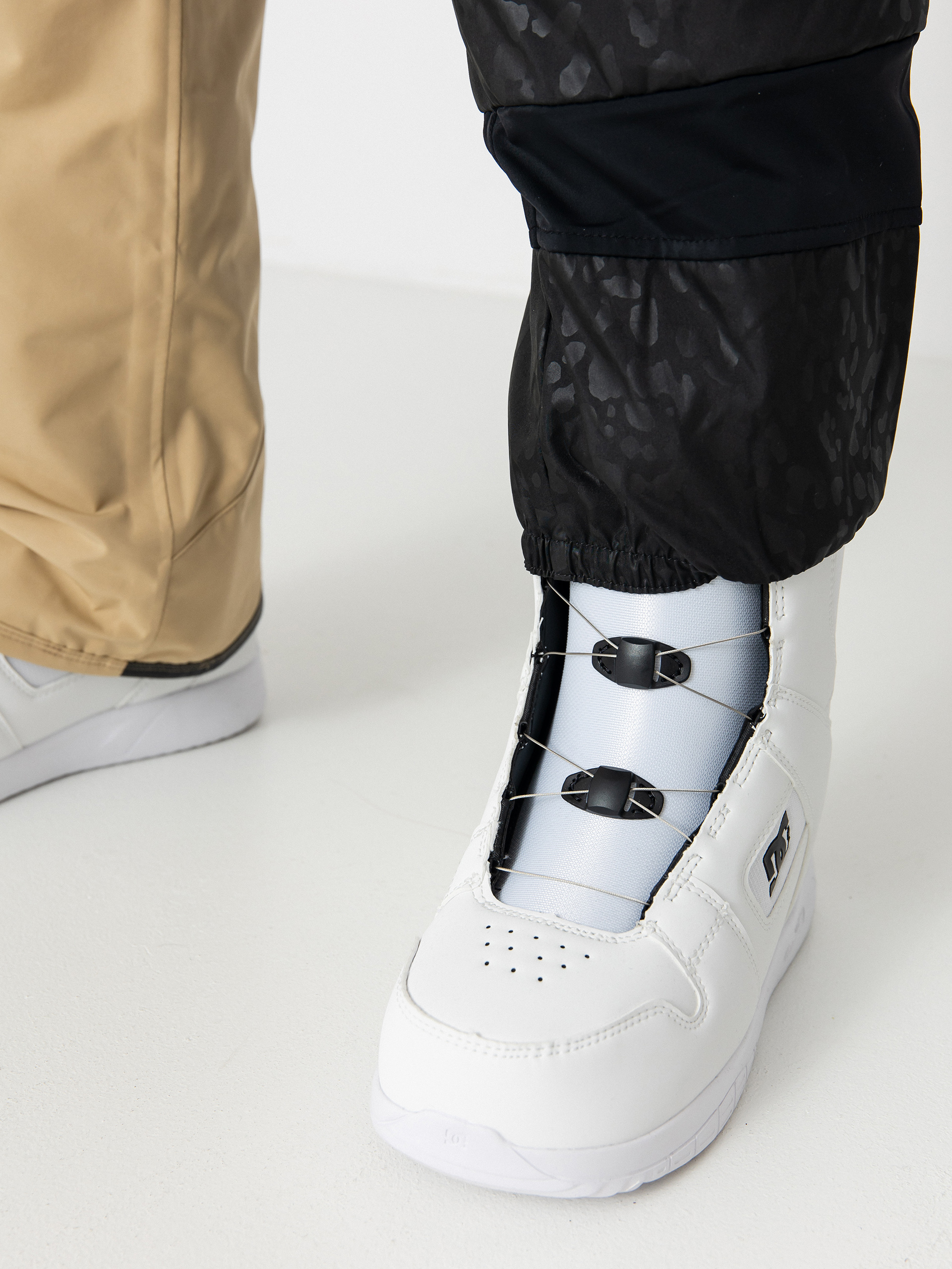 Női Snowboard nadrág Volcom Knox Ins Gore Tex (sand)