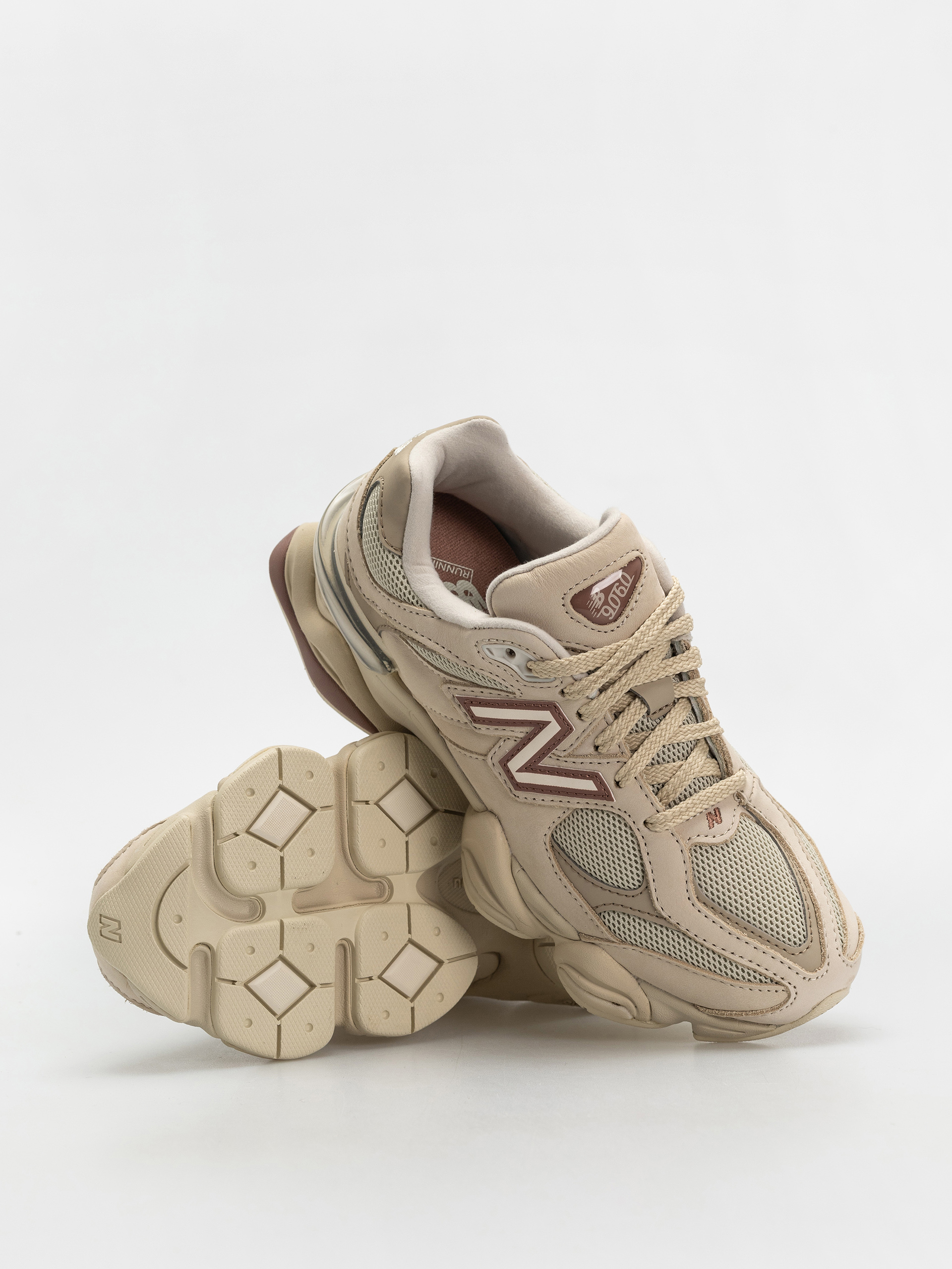 New Balance 9060 Cipők (bone)