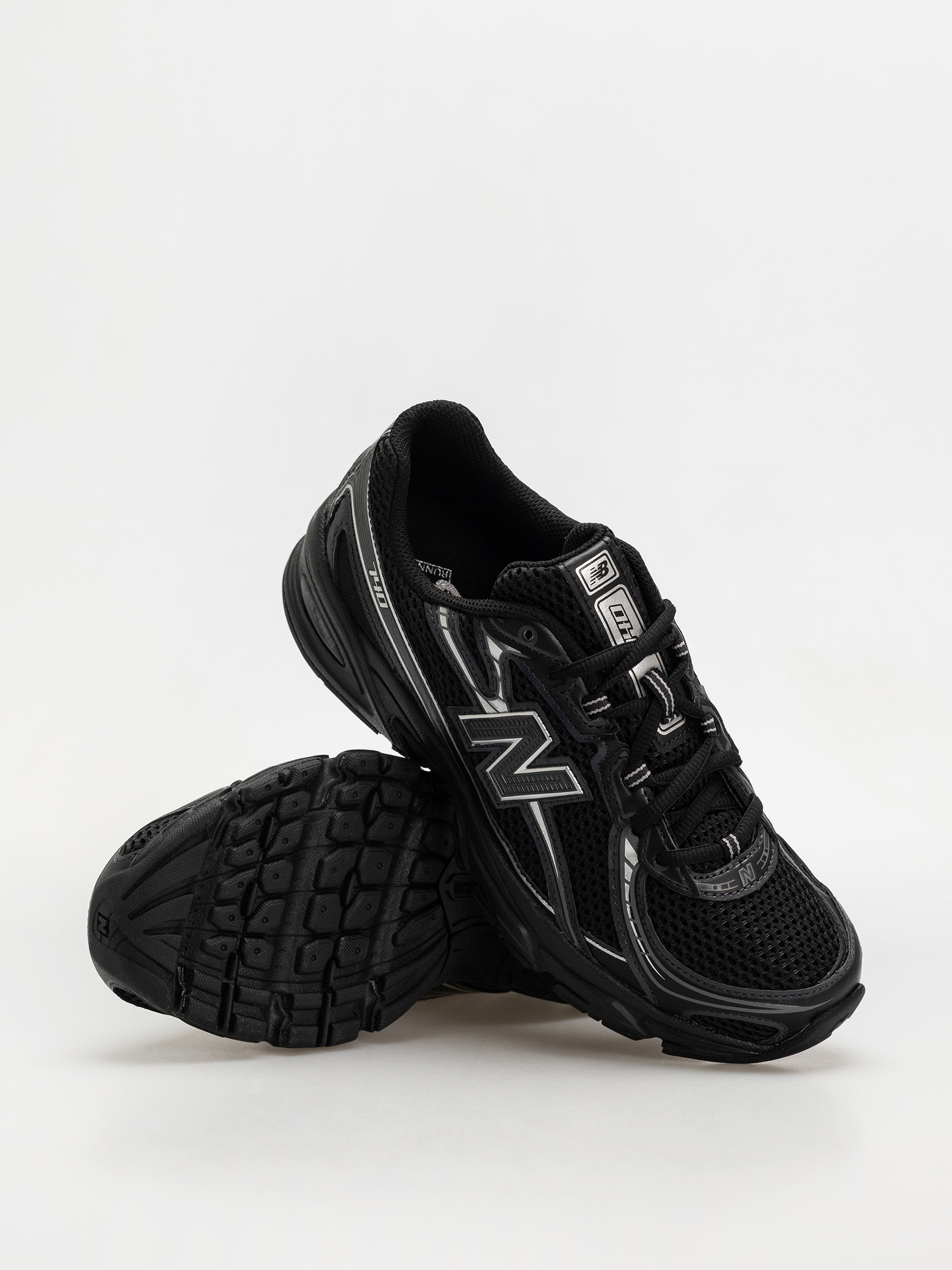 New Balance 740 Cipők (black)