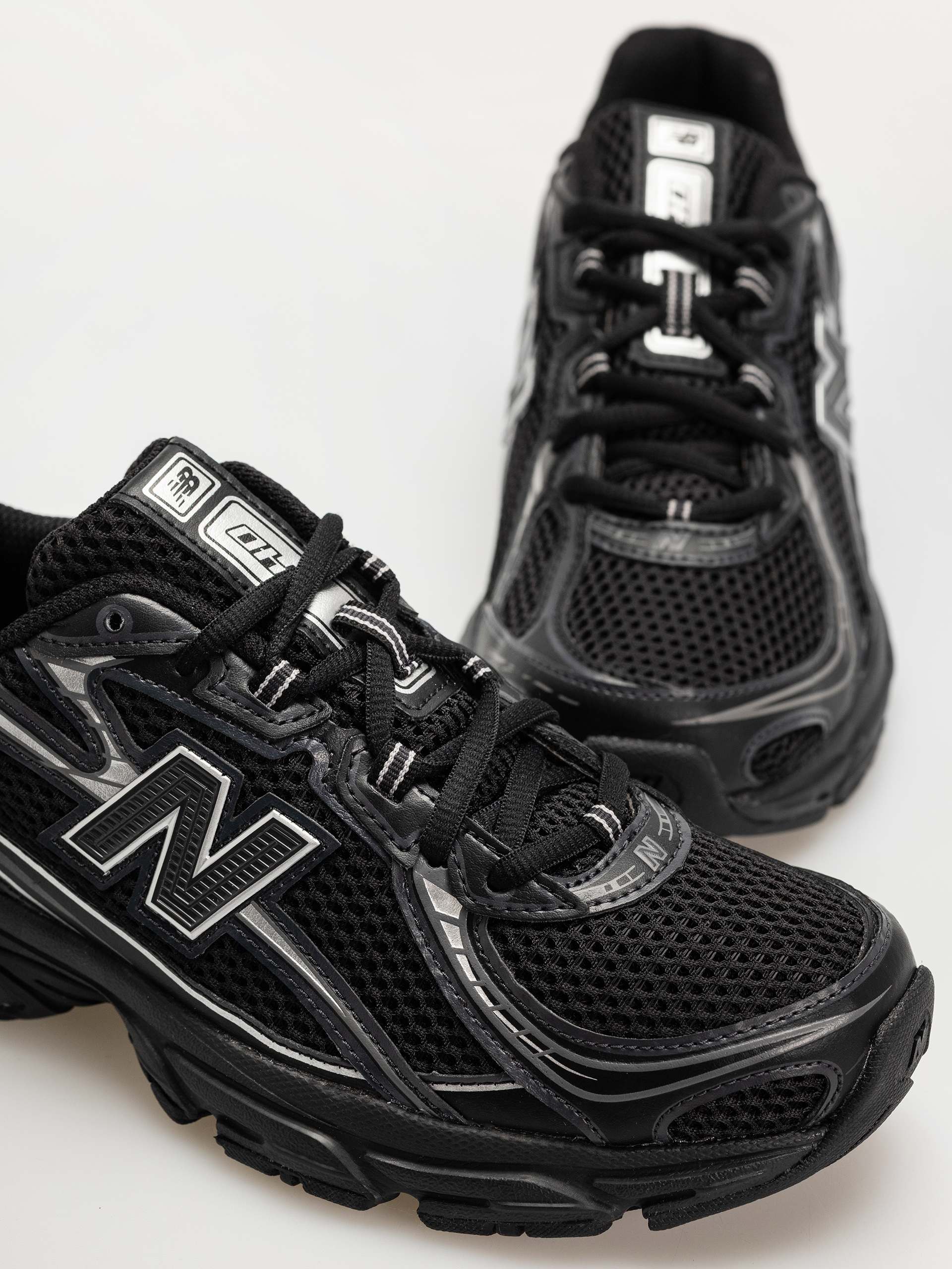 New Balance 740 Cipők (black)