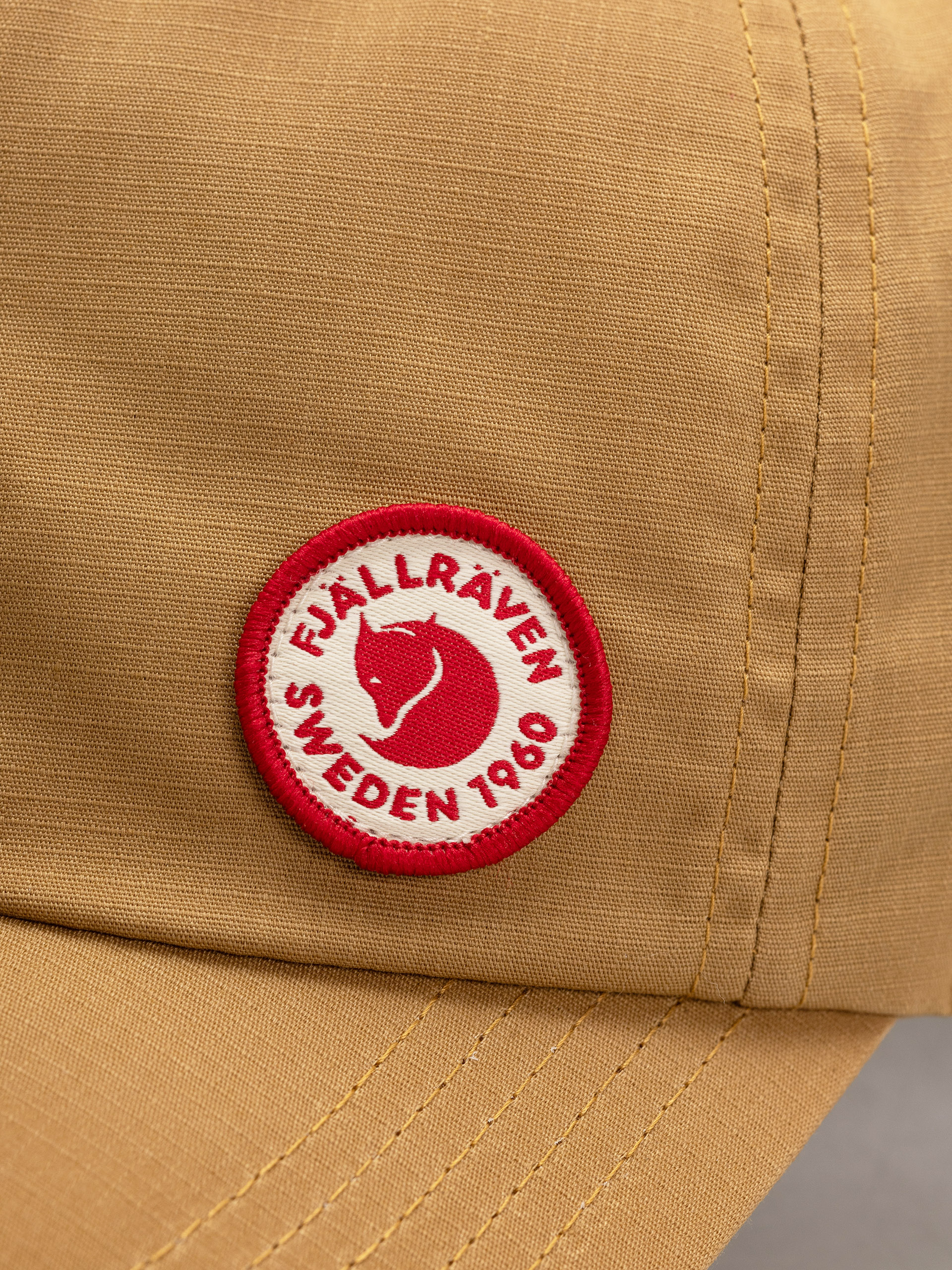 Fjallraven Logo Baseball sapka (buckwheat brown)