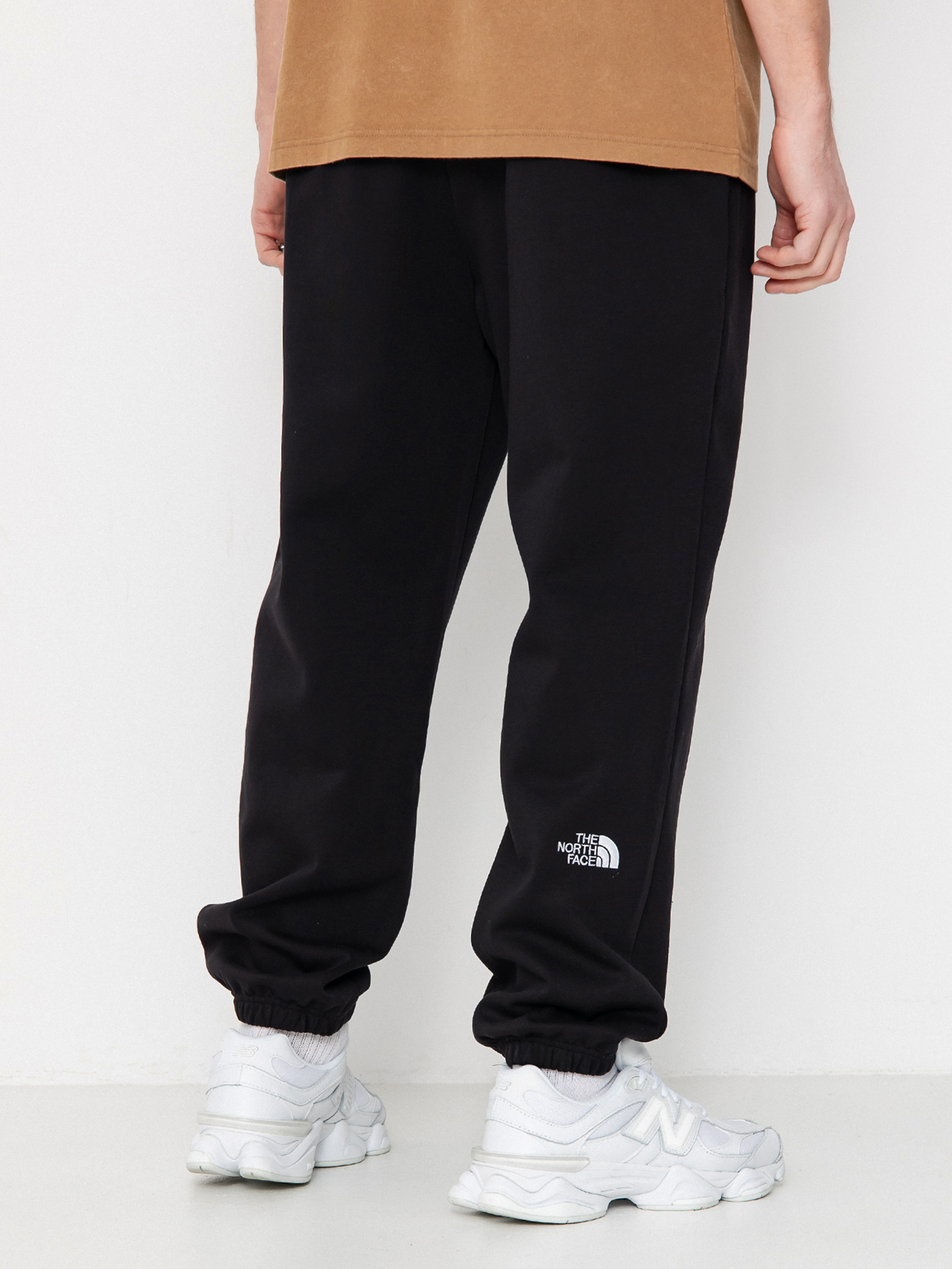The North Face Essential Relaxed Straight Jogger Kisnadrág (tnf black)