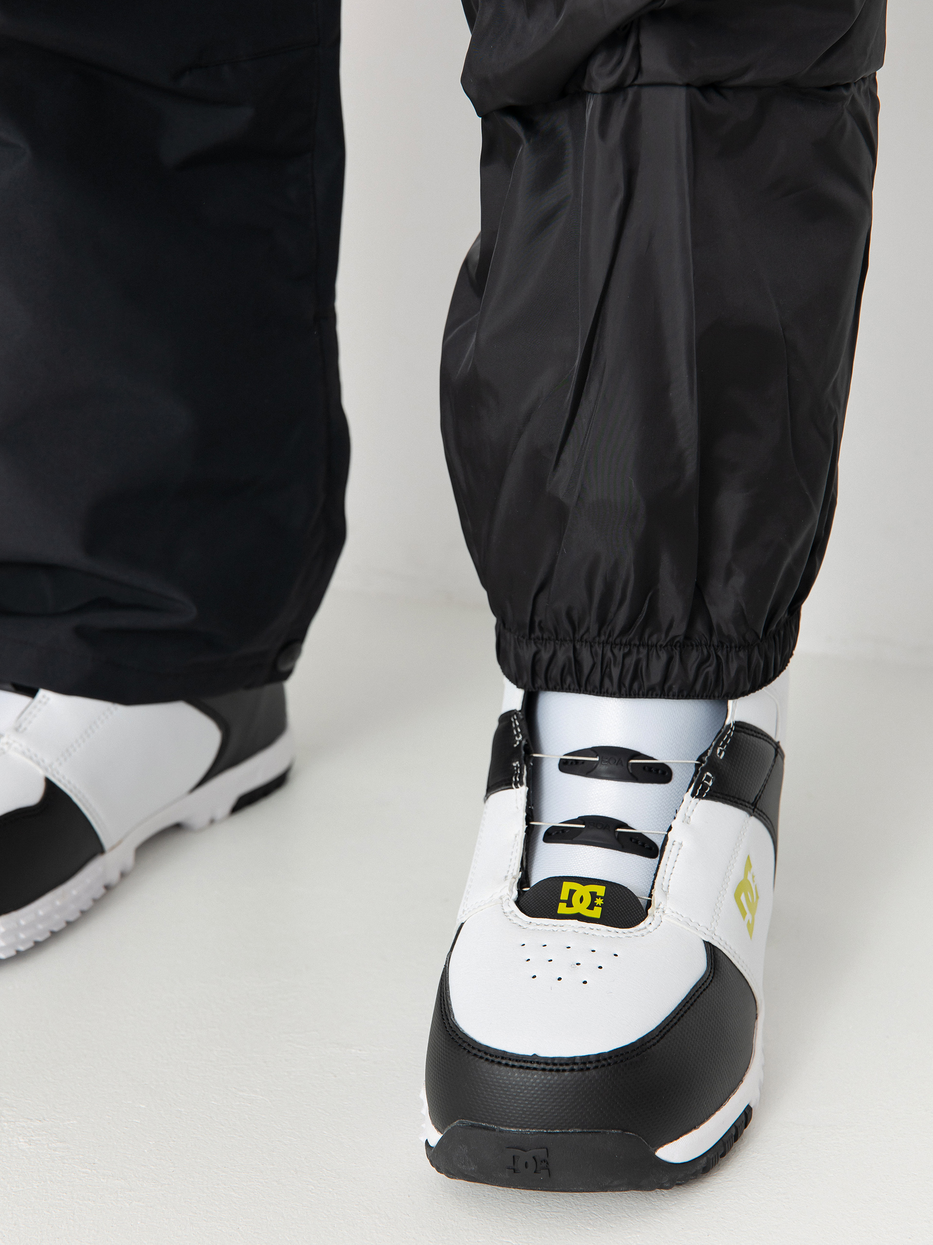 Férfi DC Docile Bib Snowboard nadrág (black)