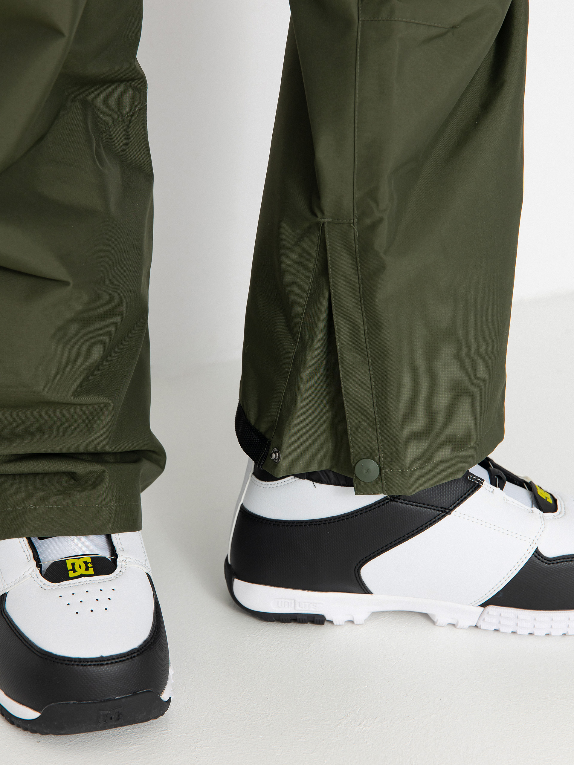 Férfi DC Docile Bib Snowboard nadrág (deep depths)