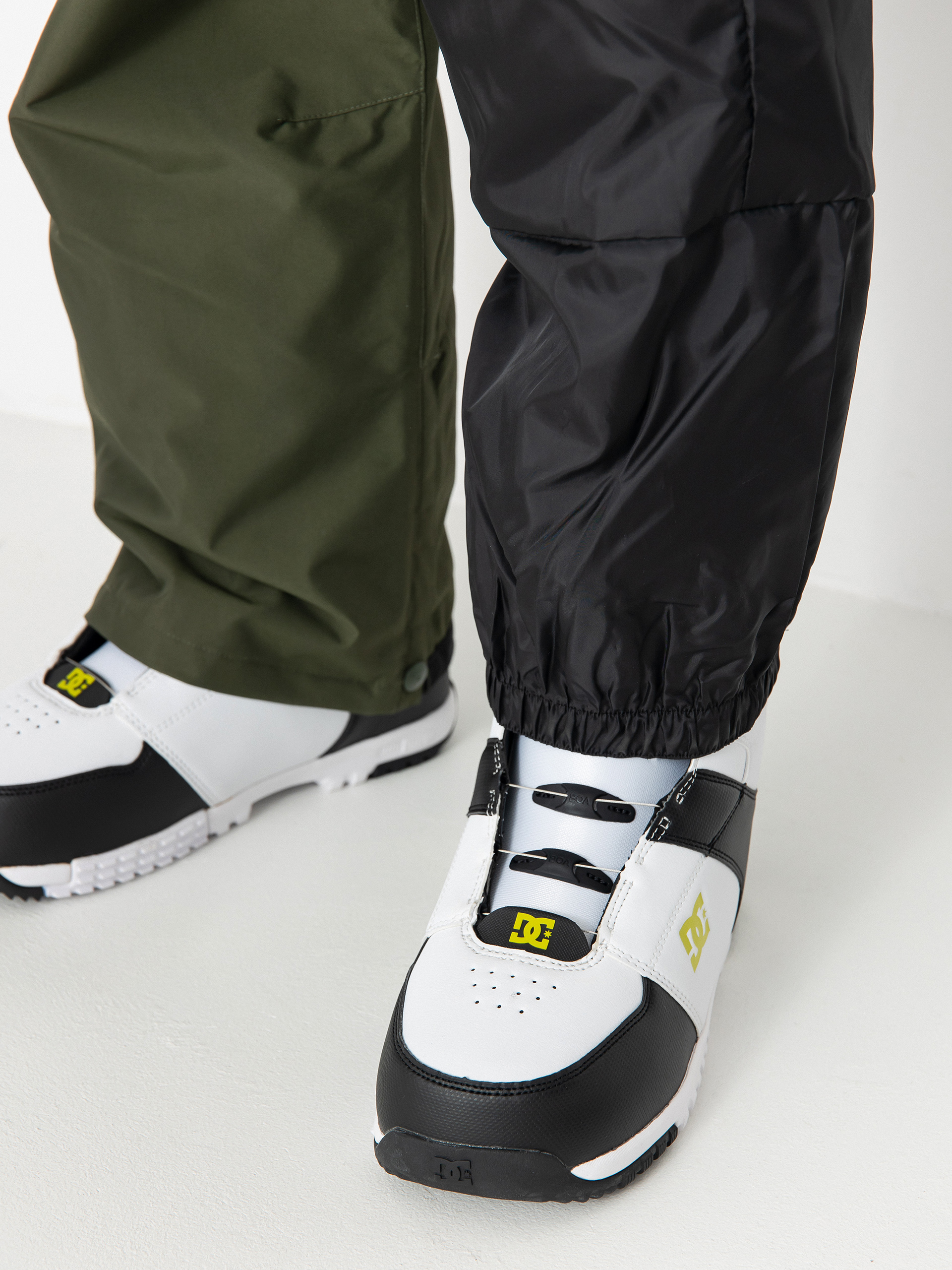 Férfi DC Docile Bib Snowboard nadrág (deep depths)