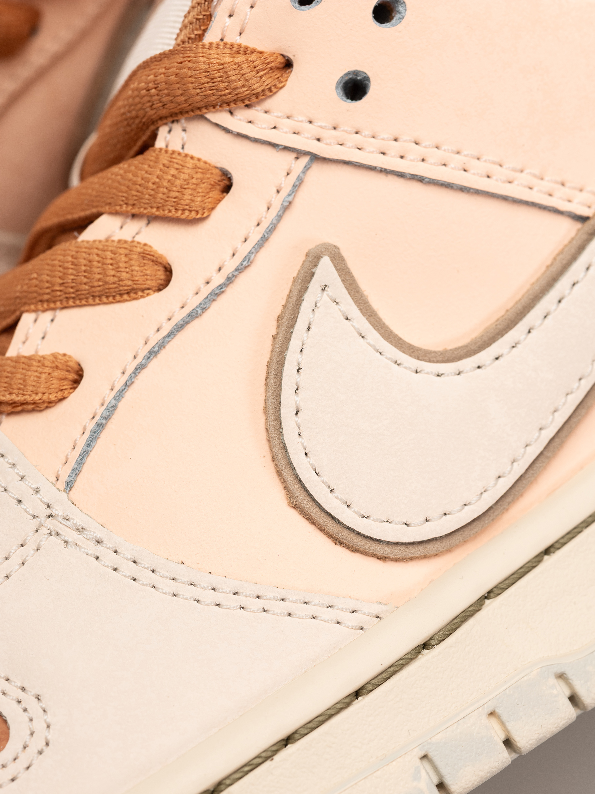 Nike SB Dunk Low Pro Prm Cipők (amber brown/guava ice crimson tint hemp)