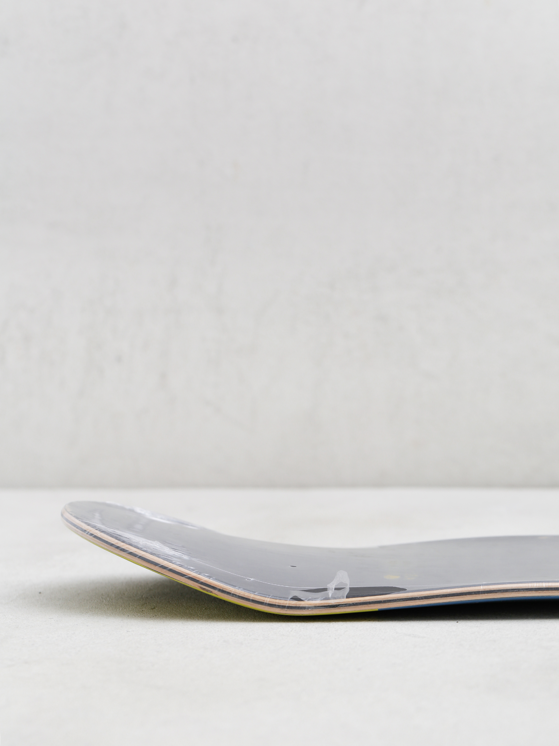 Antiz Minor Threat Gördeszka lap (yellow/blue/red/green)