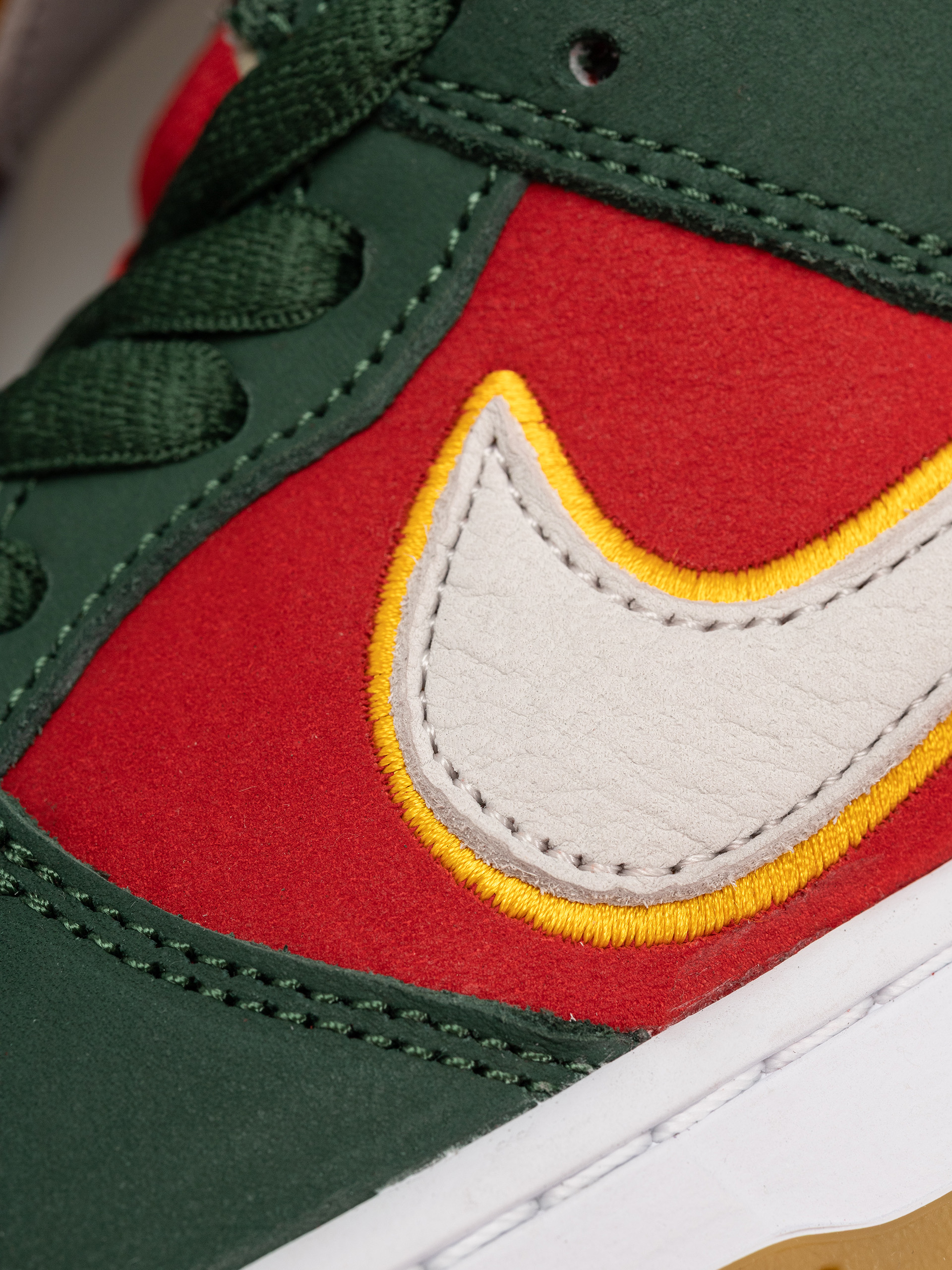 Nike SB Dunk Low Pro Prm Cipők (fir/white university gold fire red)