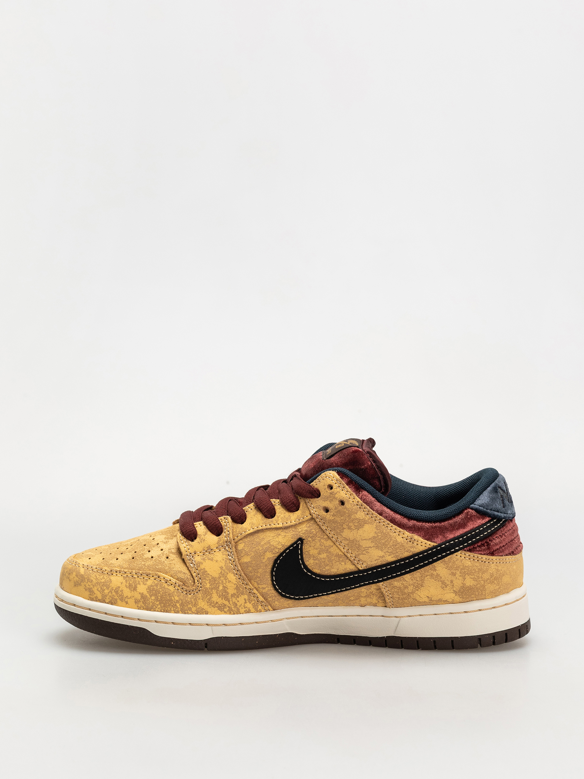 Nike SB Dunk Low Pro Cipők (celestial gold/black dark team red)