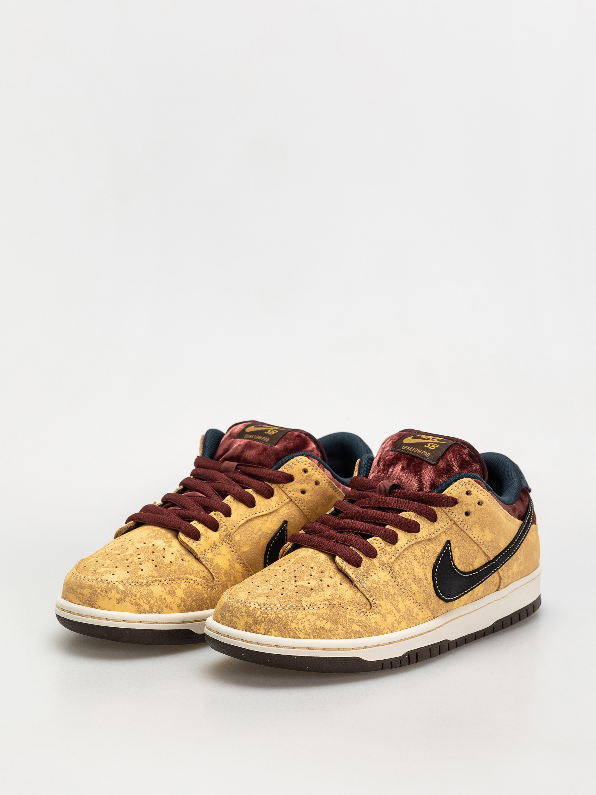 Nike SB Dunk Low Pro Cipők (celestial gold/black dark team red)