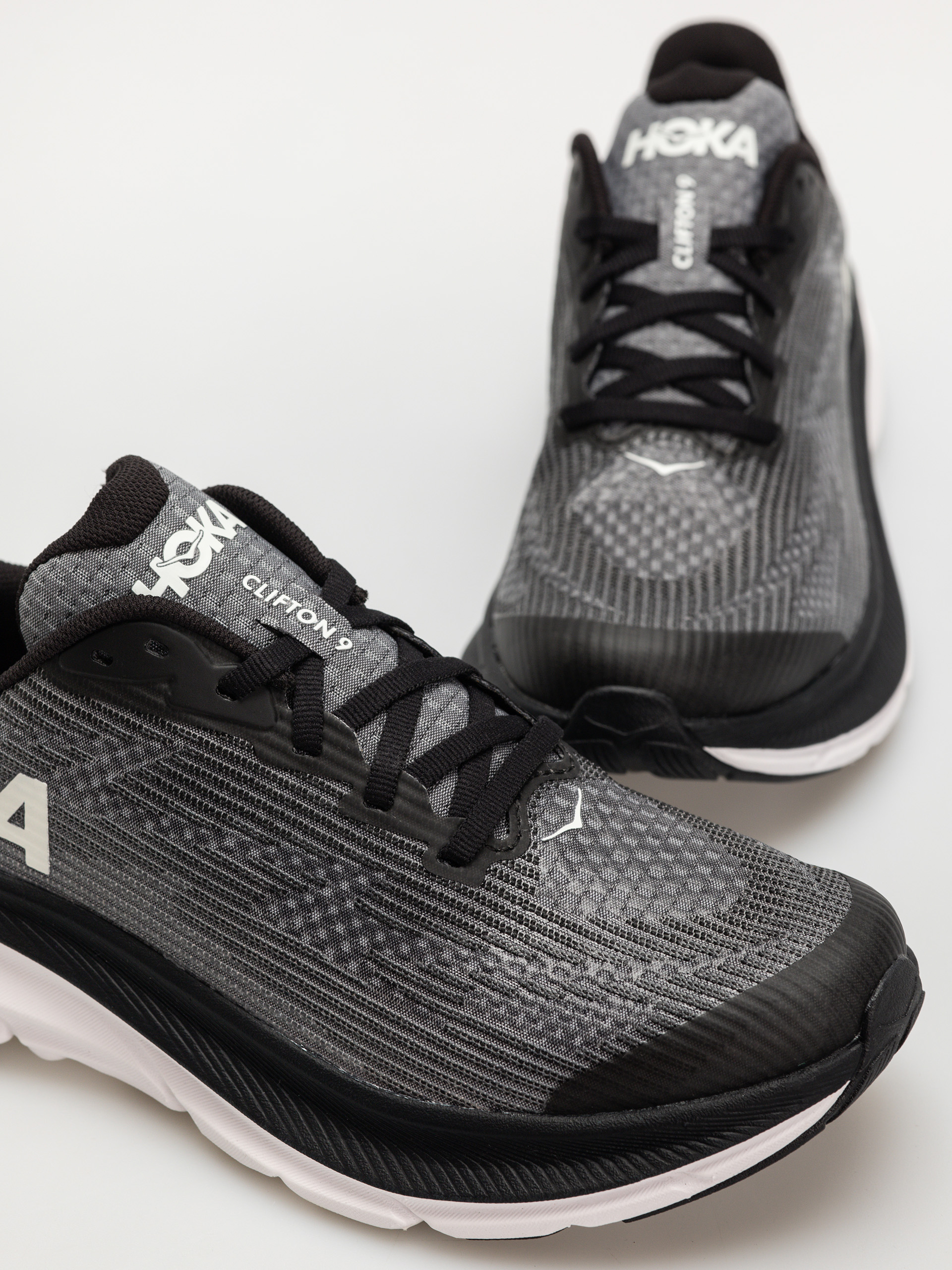 Cipők Hoka Clifton 9 JR (black/white)