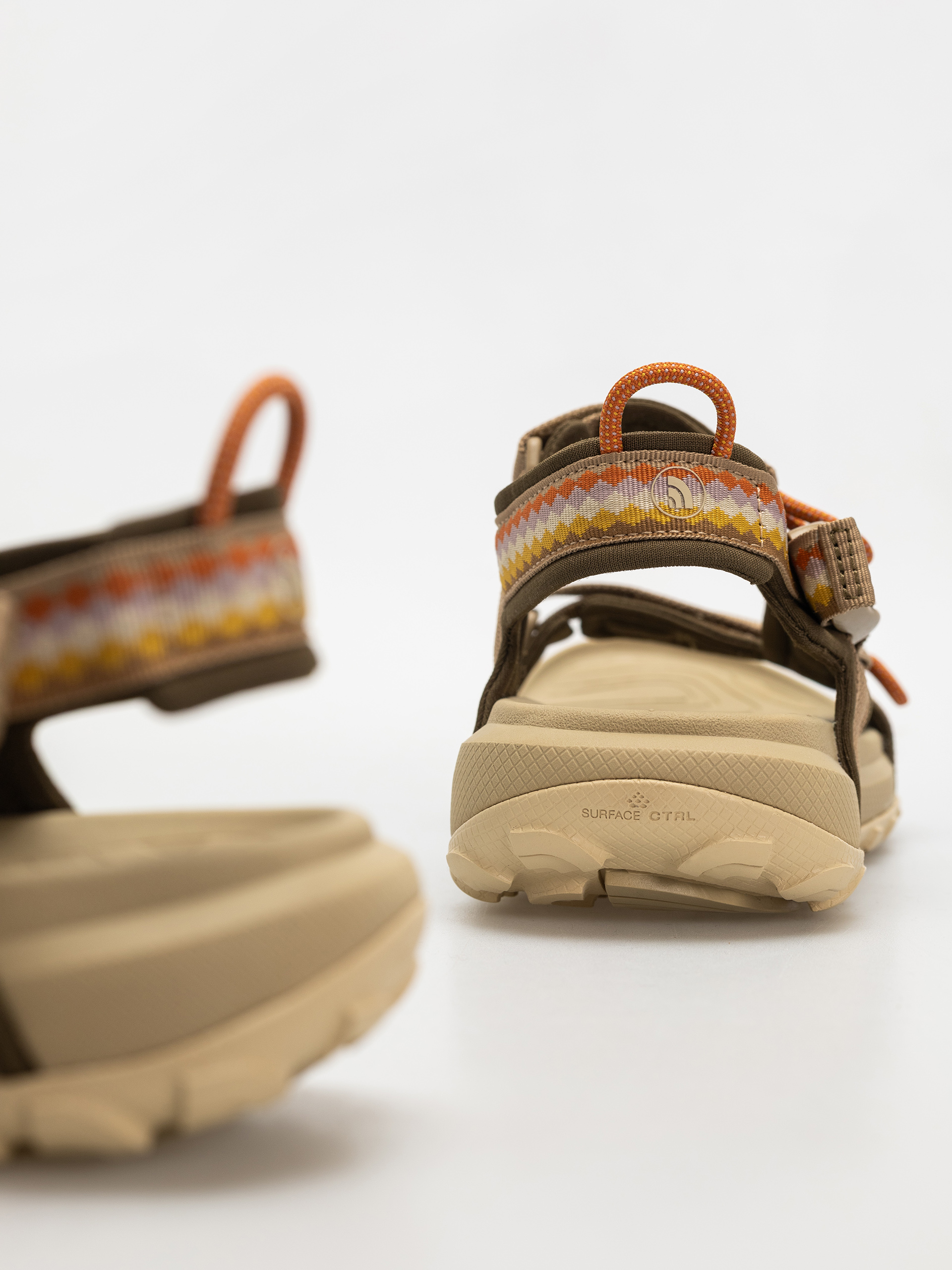 The North Face Explore Camp Szandálok Wmn (sahara/iron bronze)