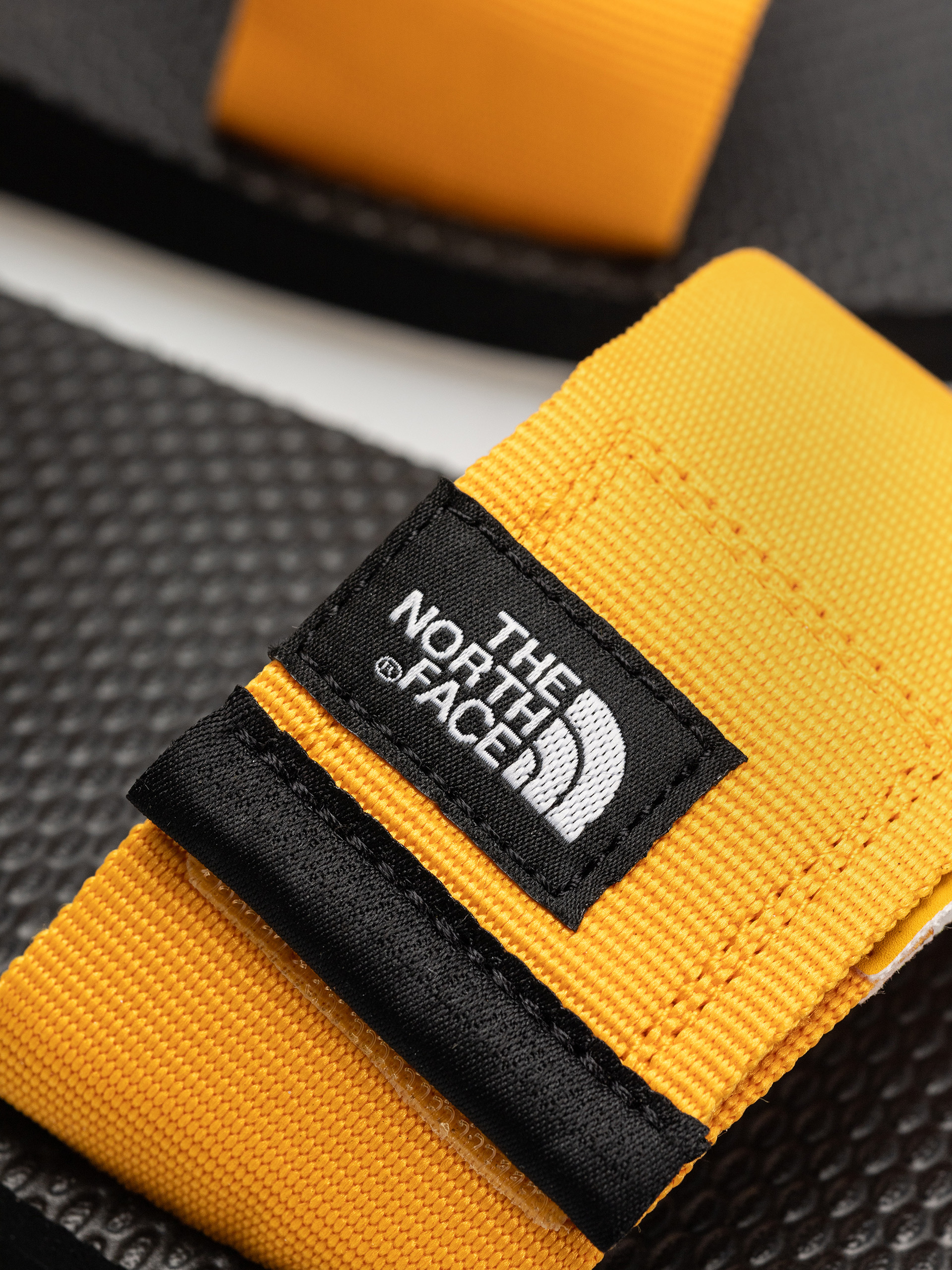 The North Face Skeena II Szandálok (summit gold/tnf black)