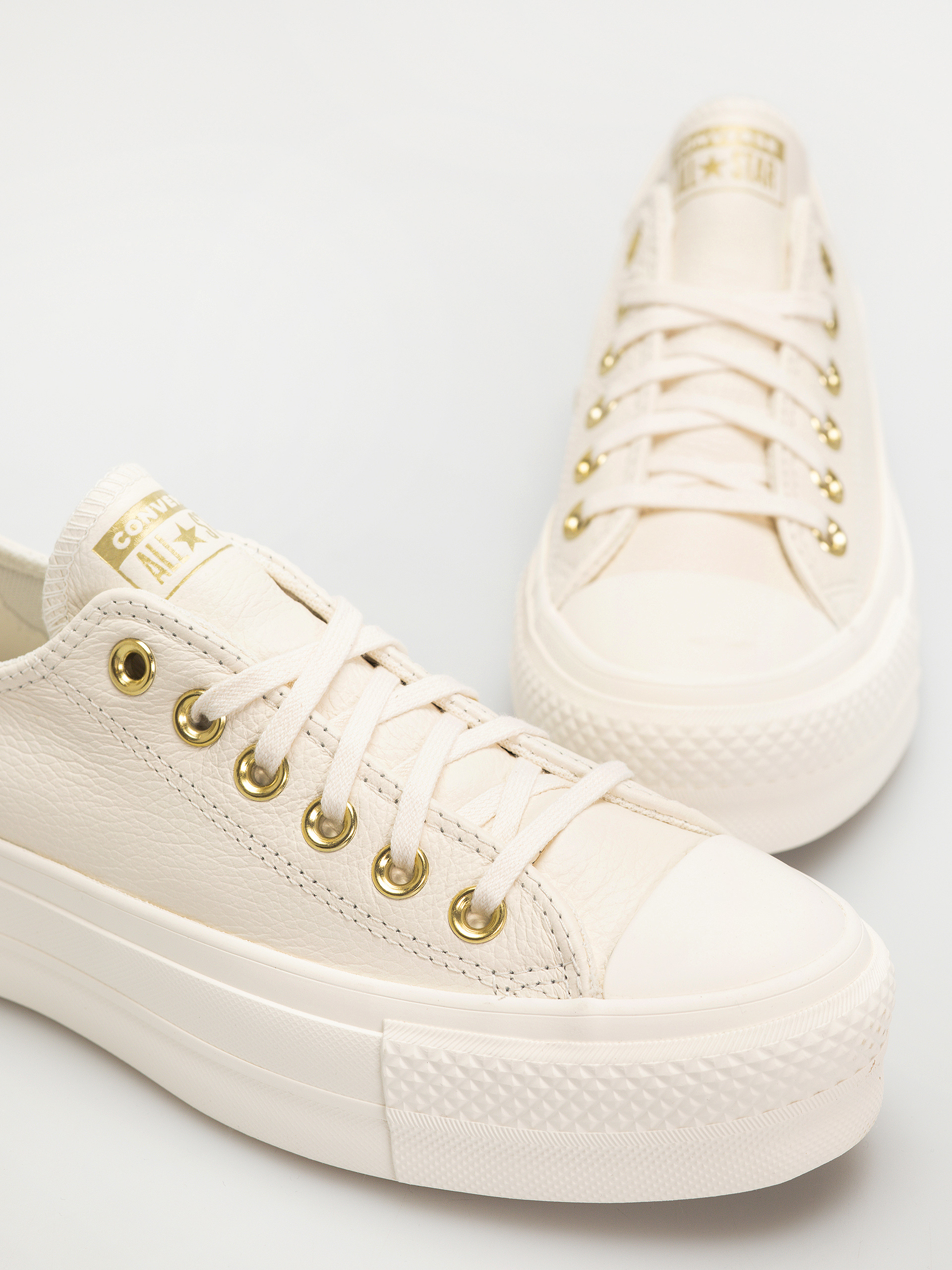 Tornacipők Converse Chuck Taylor All Star Lift Ox Wmn (egret/egret/gold)