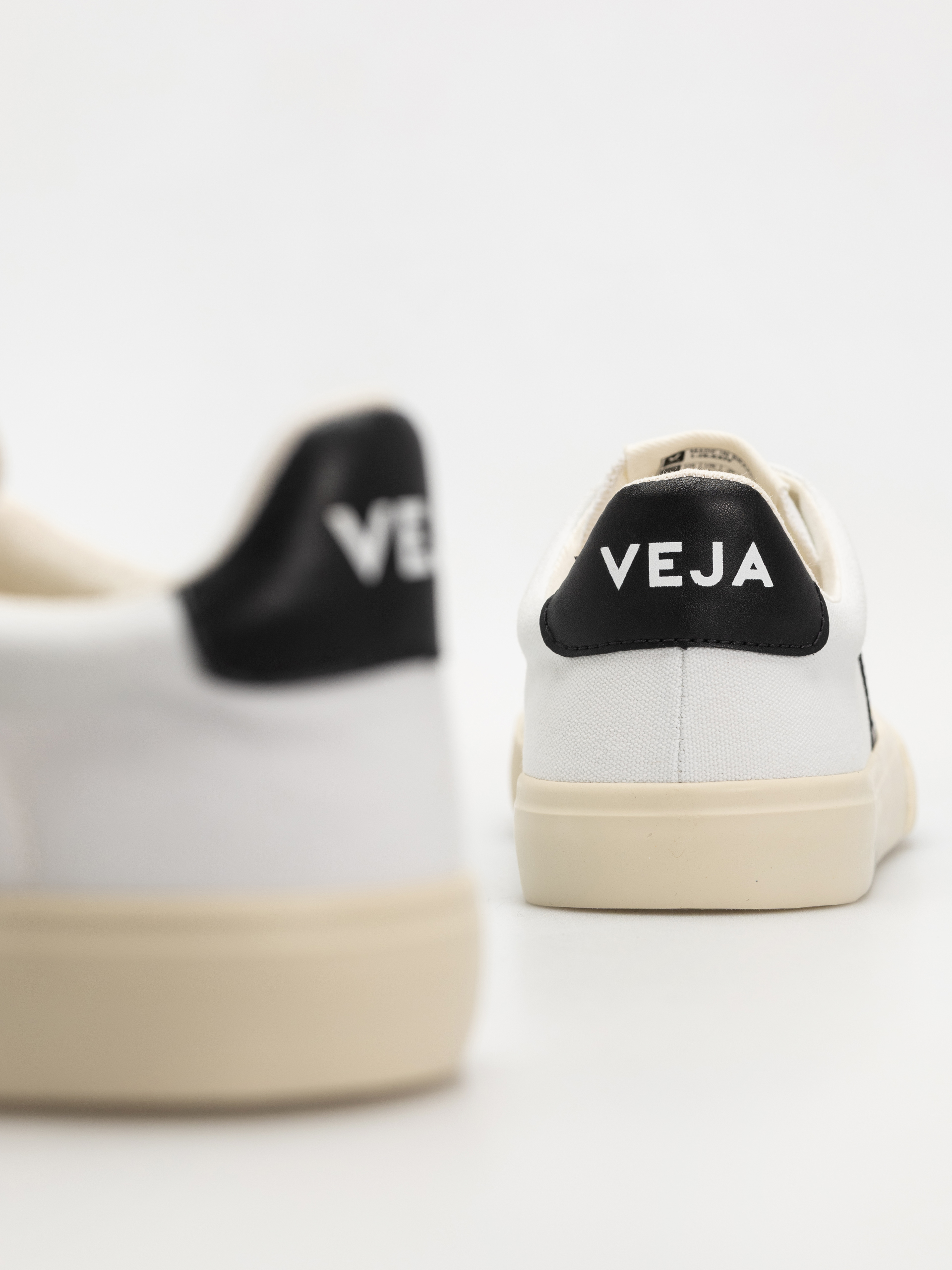Veja Campo Canvas Wmn Cipők (white black)