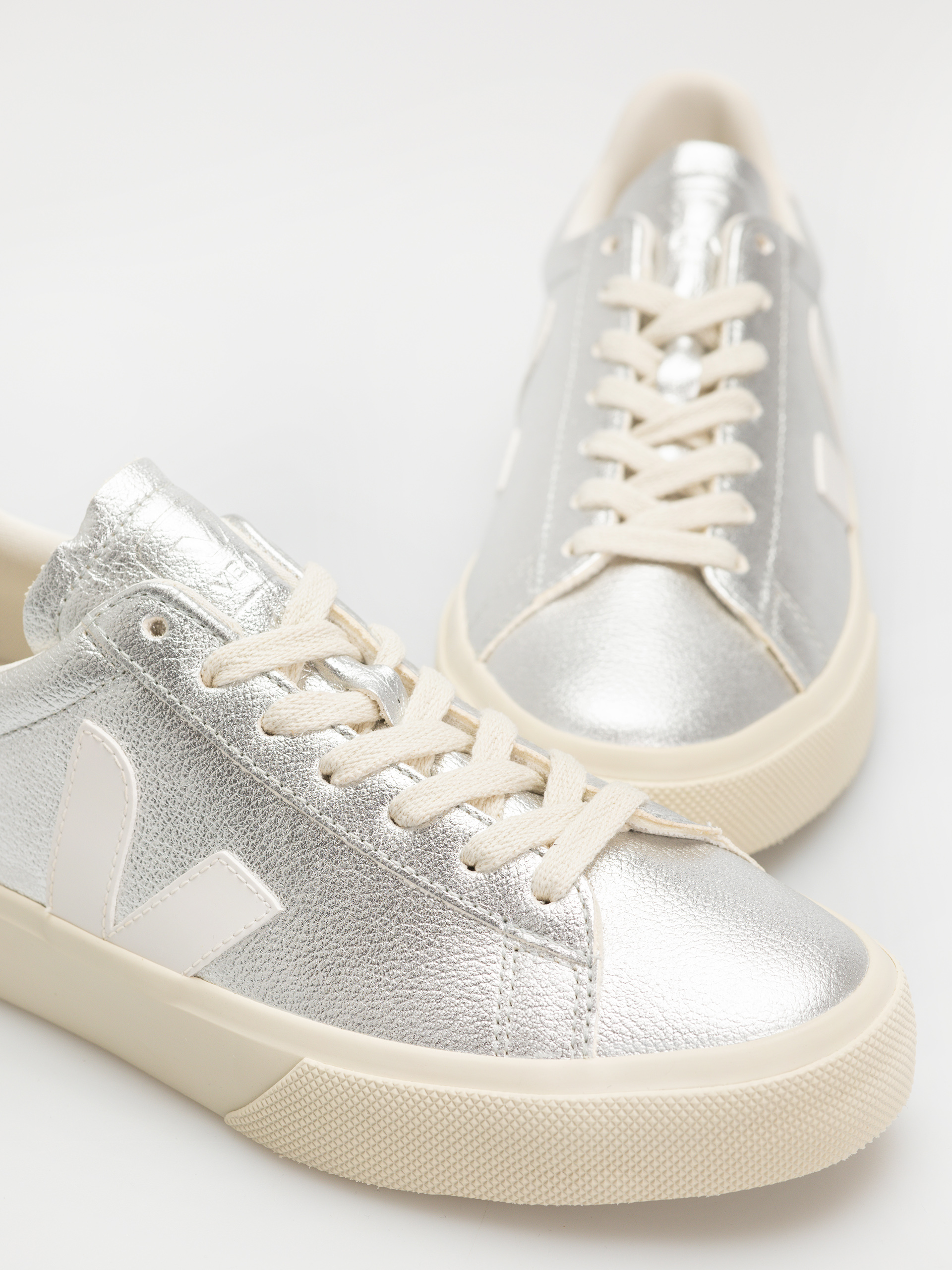 Veja Campo Wmn Cipők (silver white)