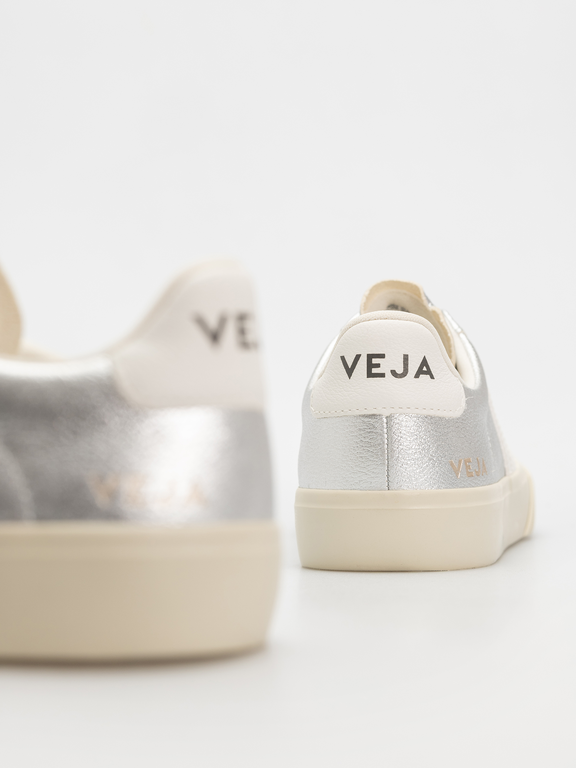 Veja Campo Wmn Cipők (silver white)