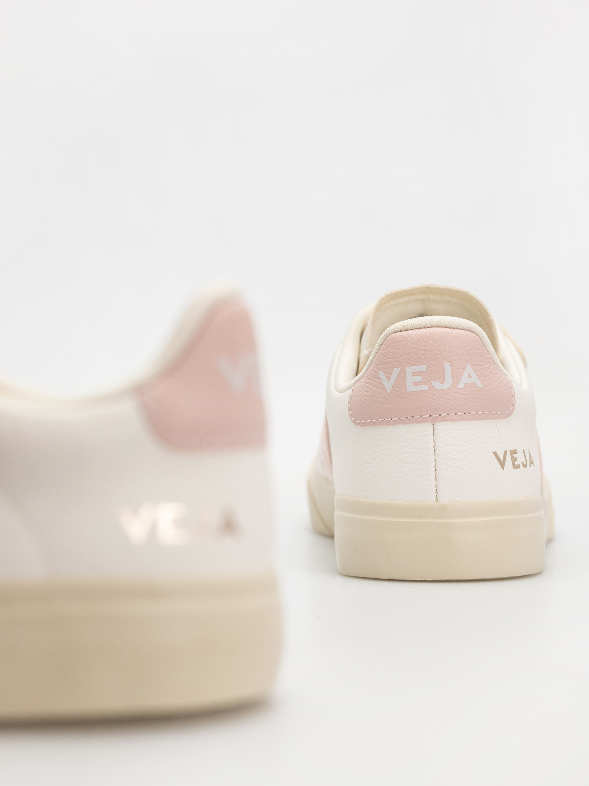 Veja Recife Logo Wmn Cipők (extra white petale)