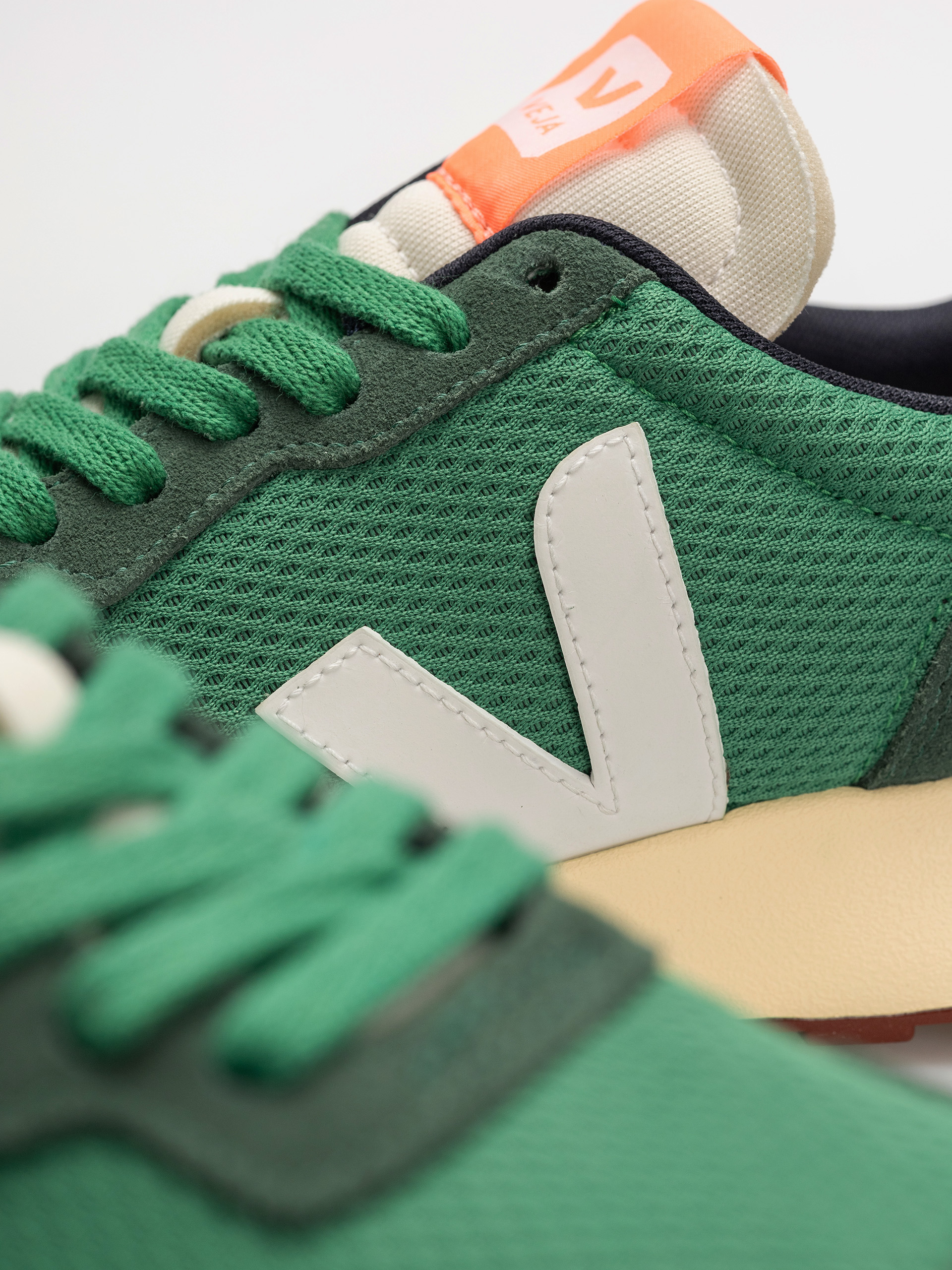 Veja Paulistana Wmn Cipők (emeraude white)