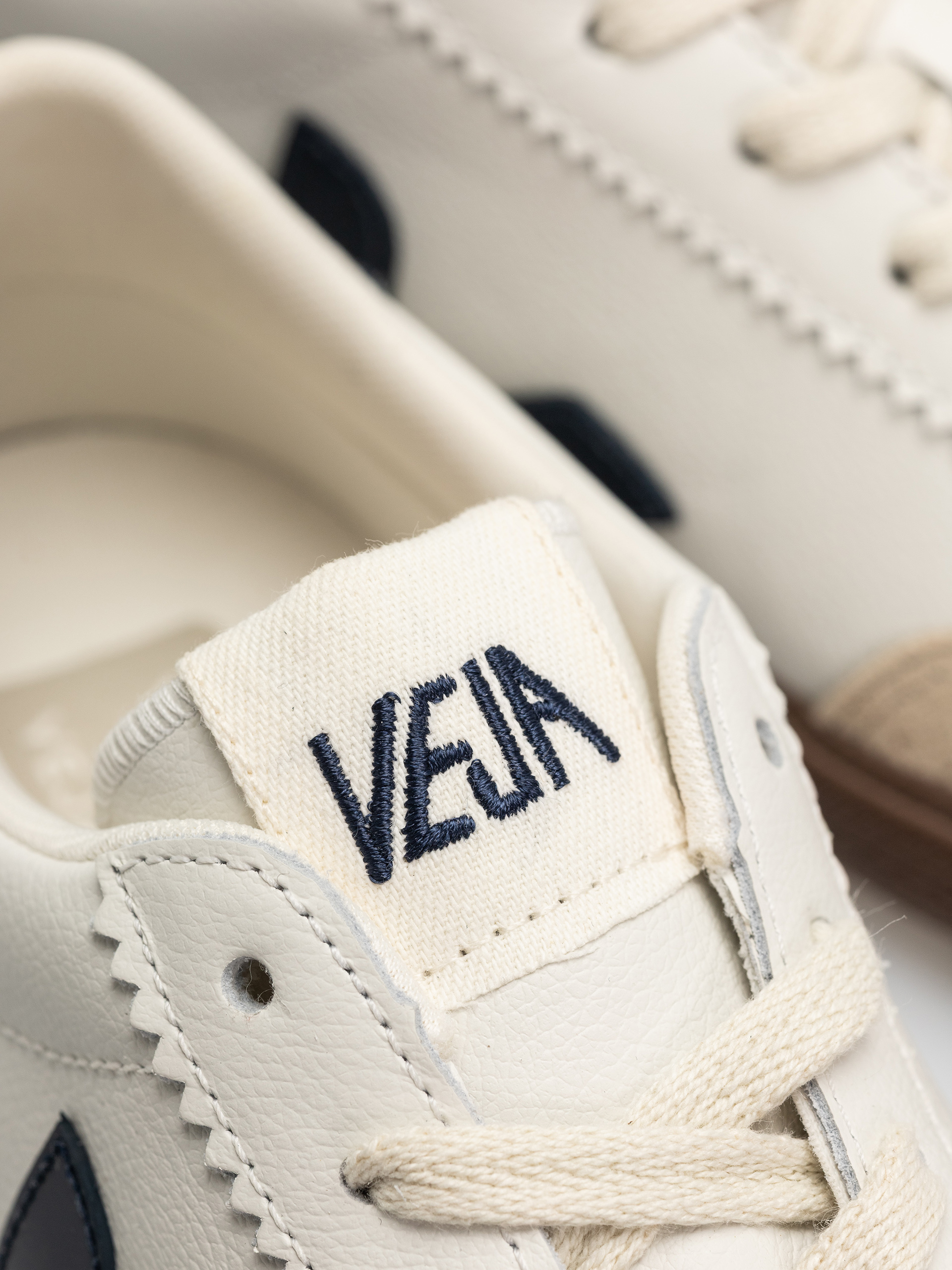 Veja Volley Wmn Cipők (white nautico bark)