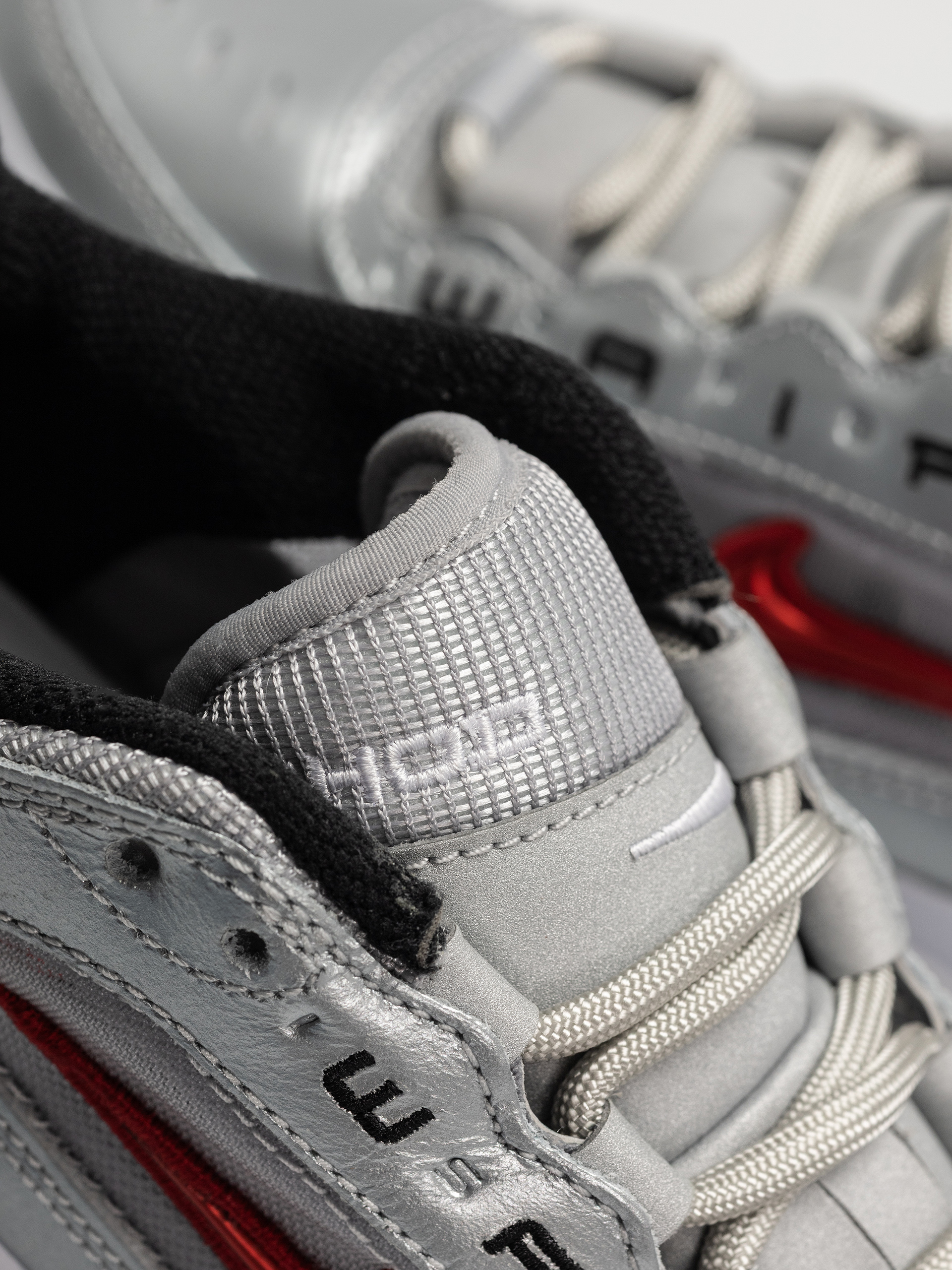 Cipők Nike SB AIR MAX ISHOD PRM (metallic silver/varsity red)