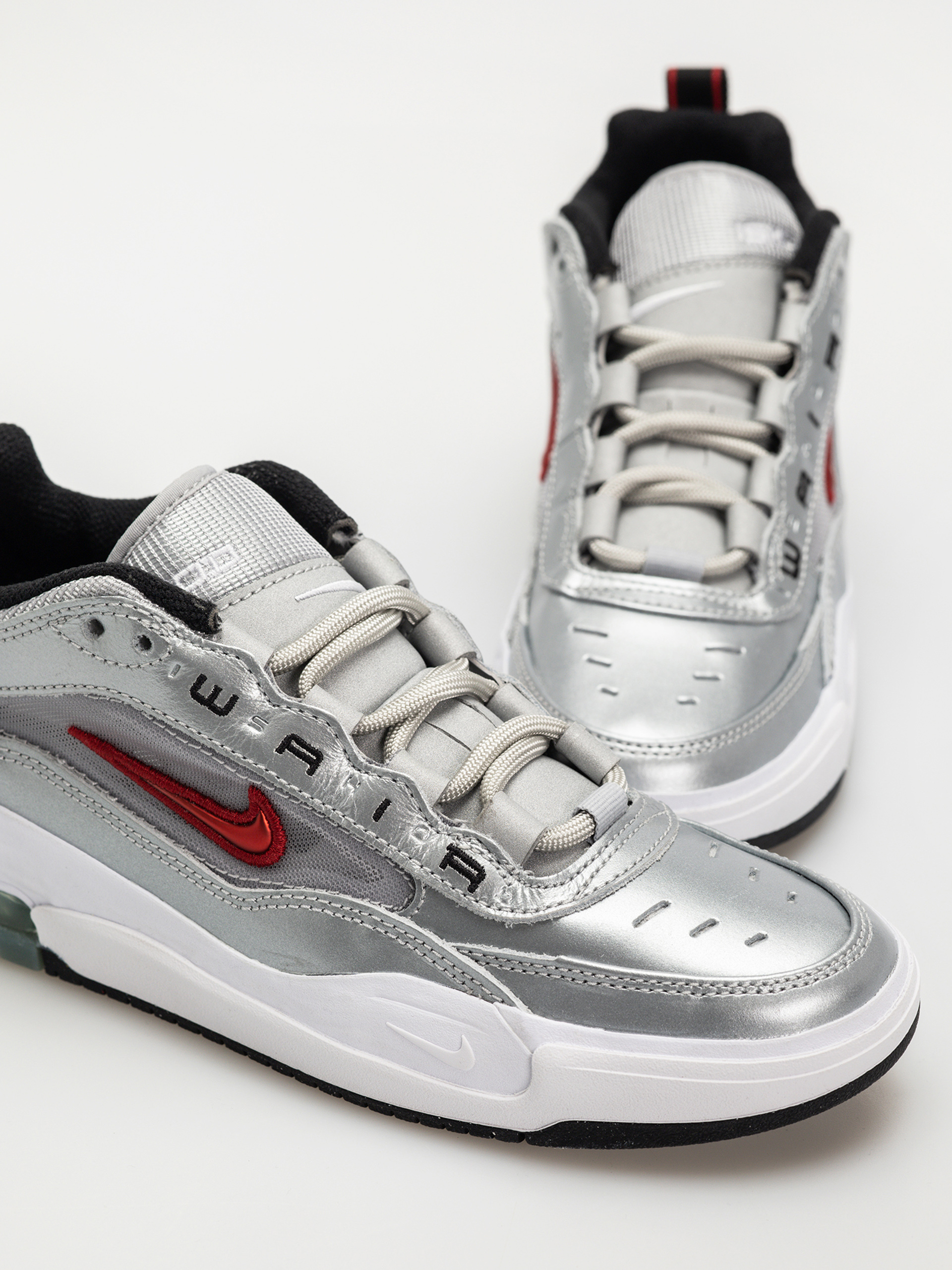 Cipők Nike SB AIR MAX ISHOD PRM (metallic silver/varsity red)