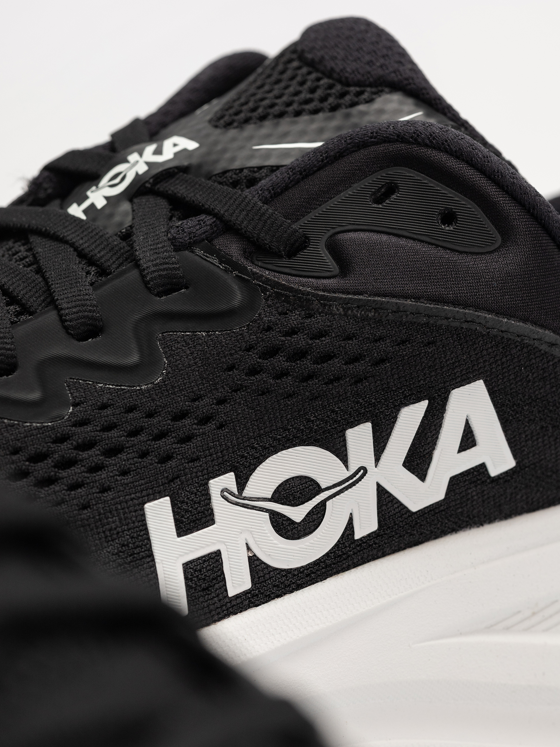 Hoka Bondi 9 Cipők (black/white)
