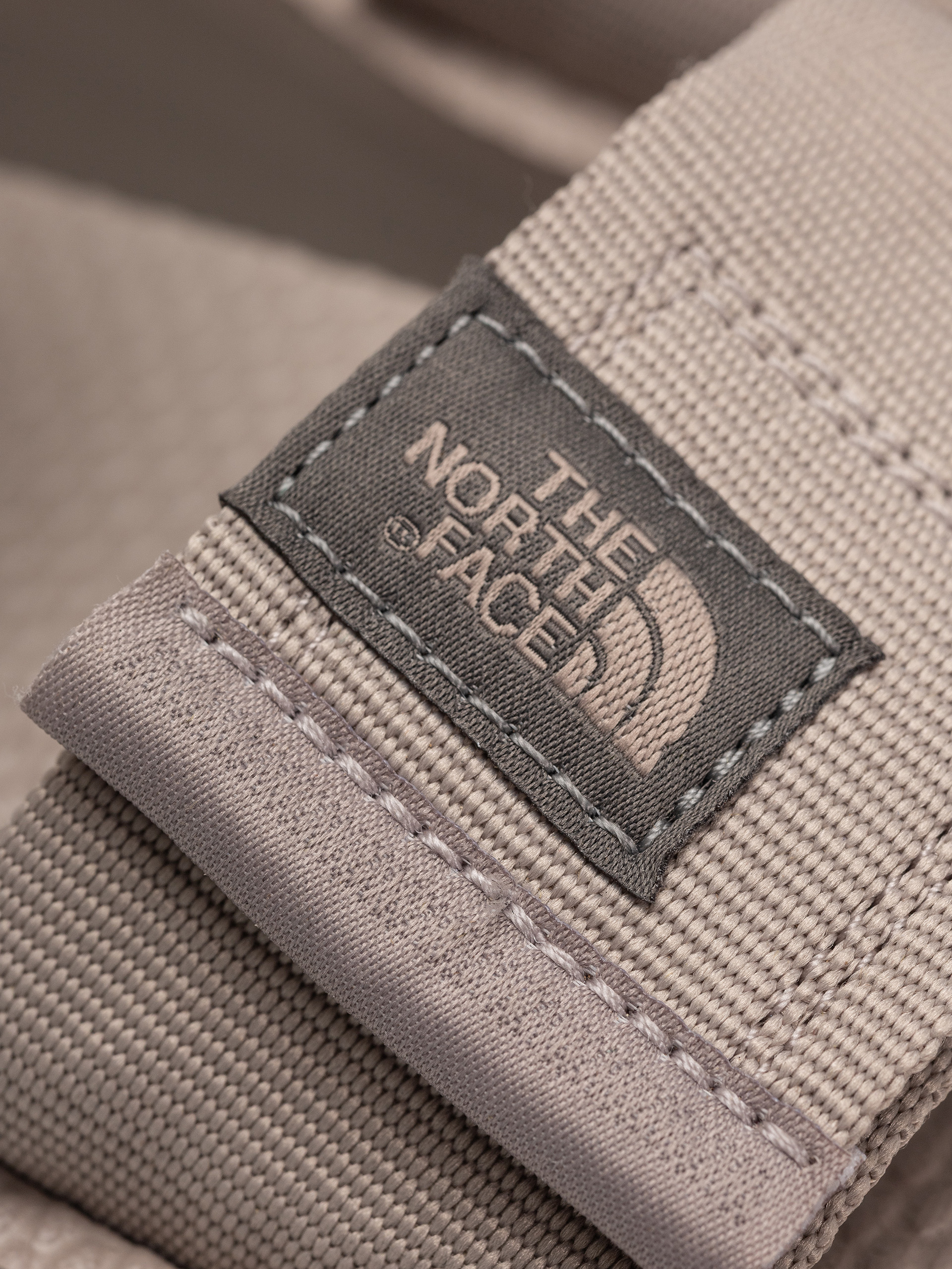 Szandálok The North Face Skeena Platform Wmn (moonstone grey/smoked pink)