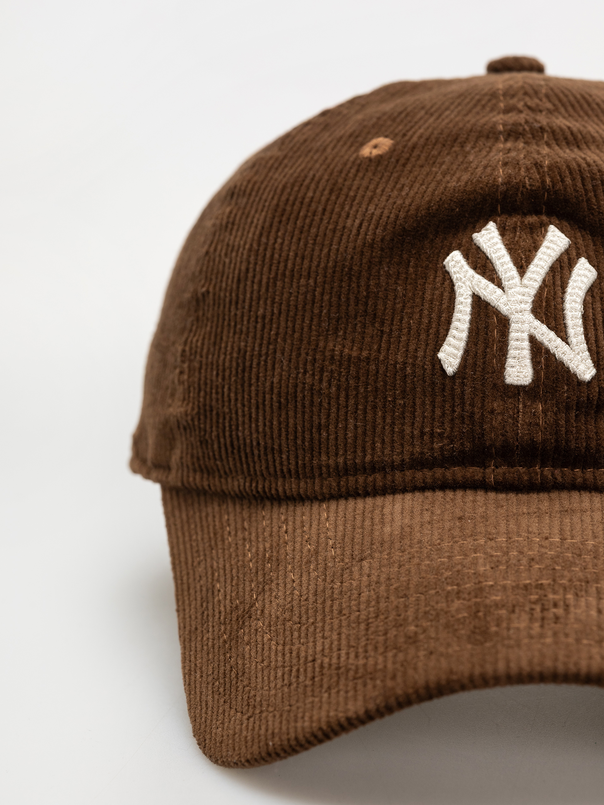 Baseball sapka New Era Premium Cord 9Twenty New York Yankees (dark brown)
