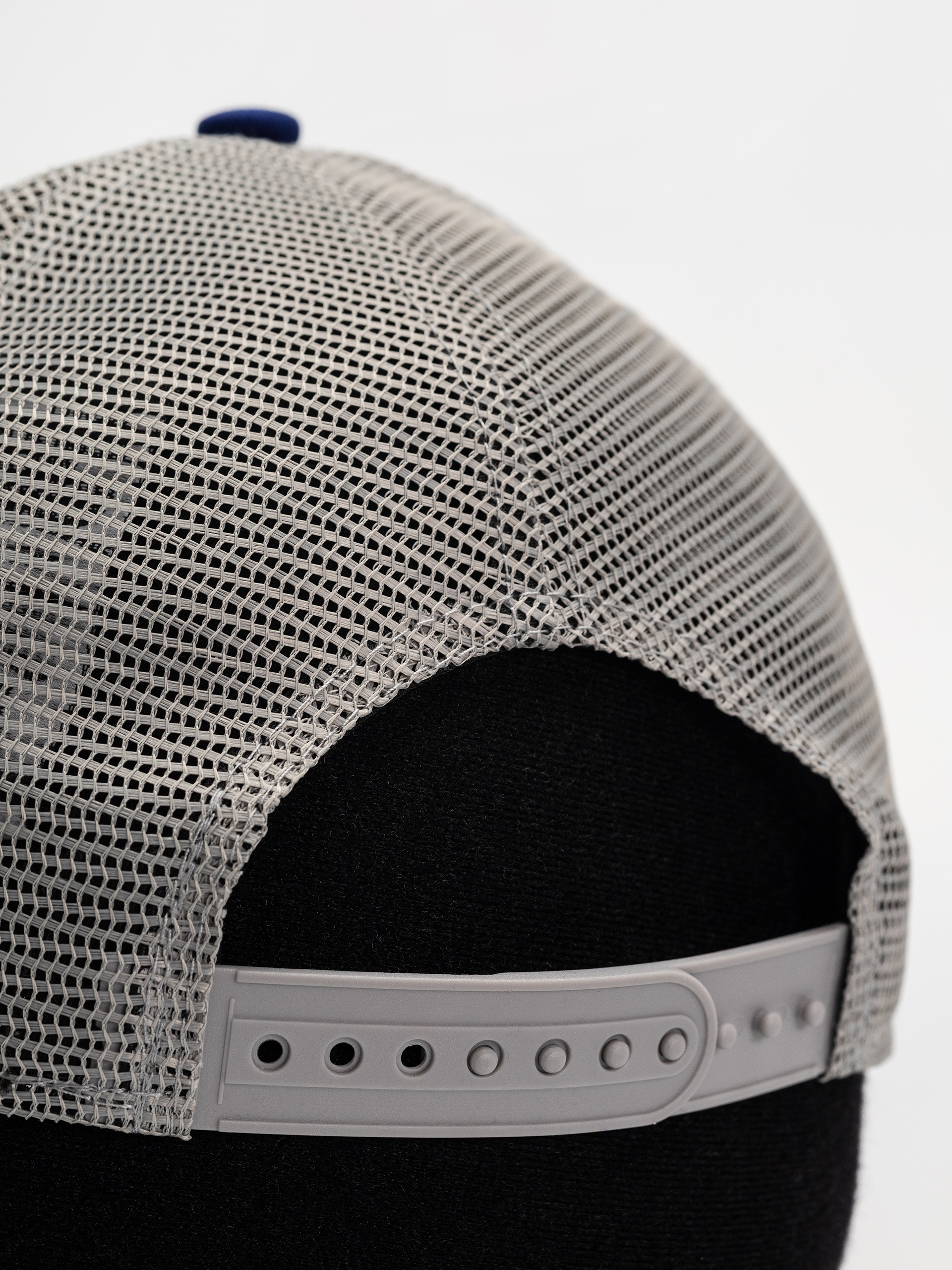 Baseball sapka New Era Motorsport Trucker (light beige)