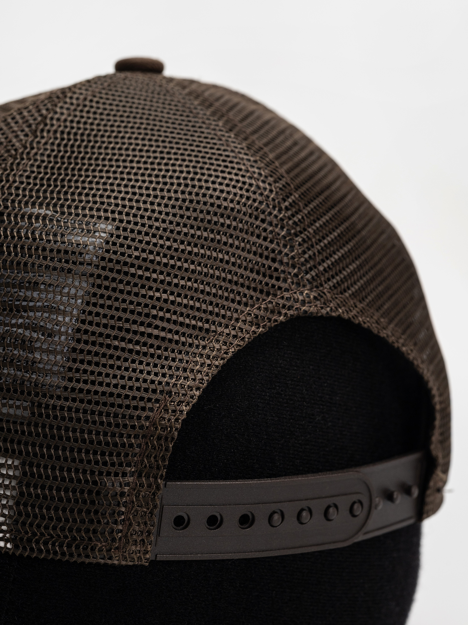 Baseball sapka New Era Motorsport Trucker (light beige)