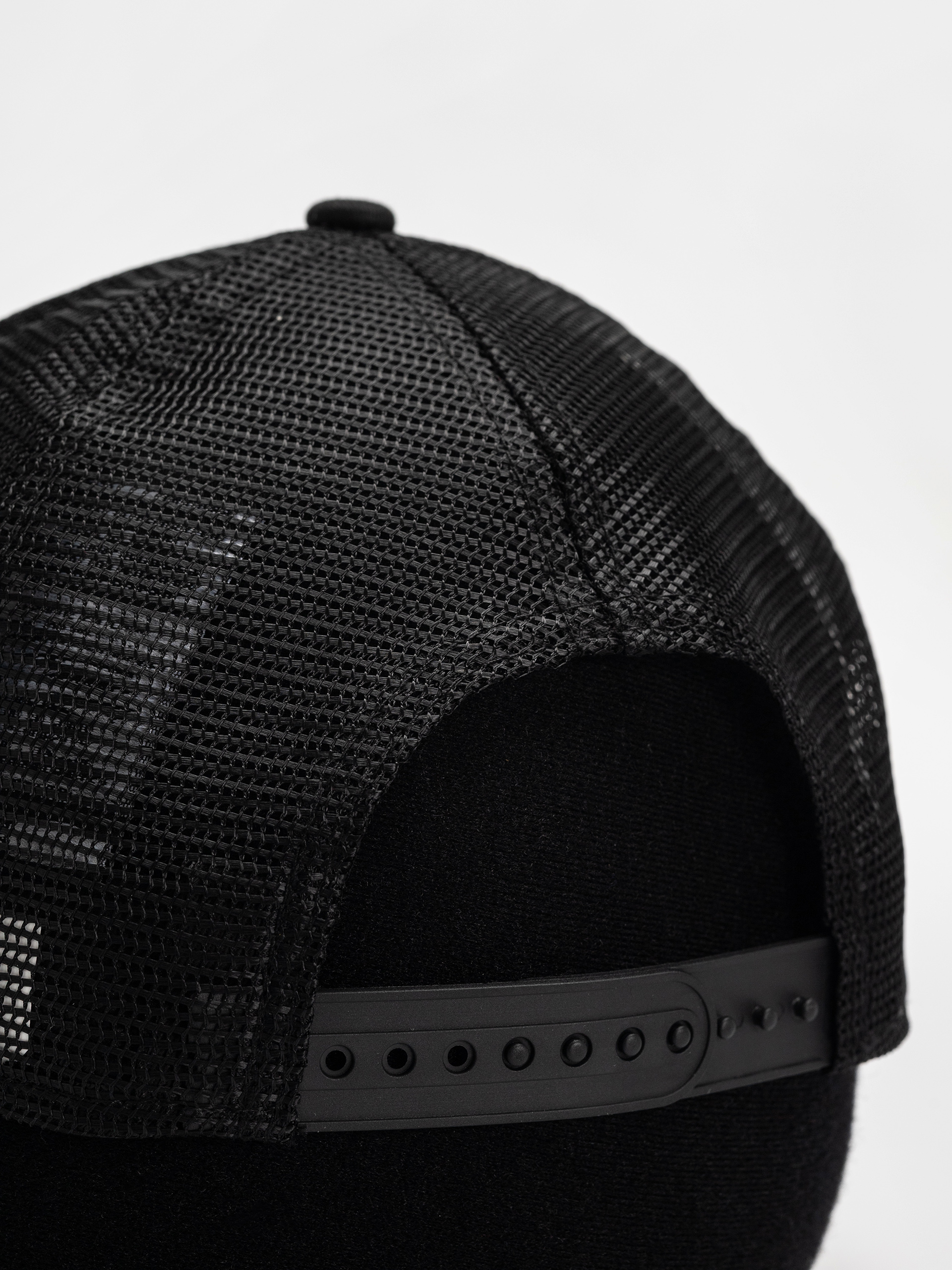 Baseball sapka New Era Outdoor Patch Trucker (black)