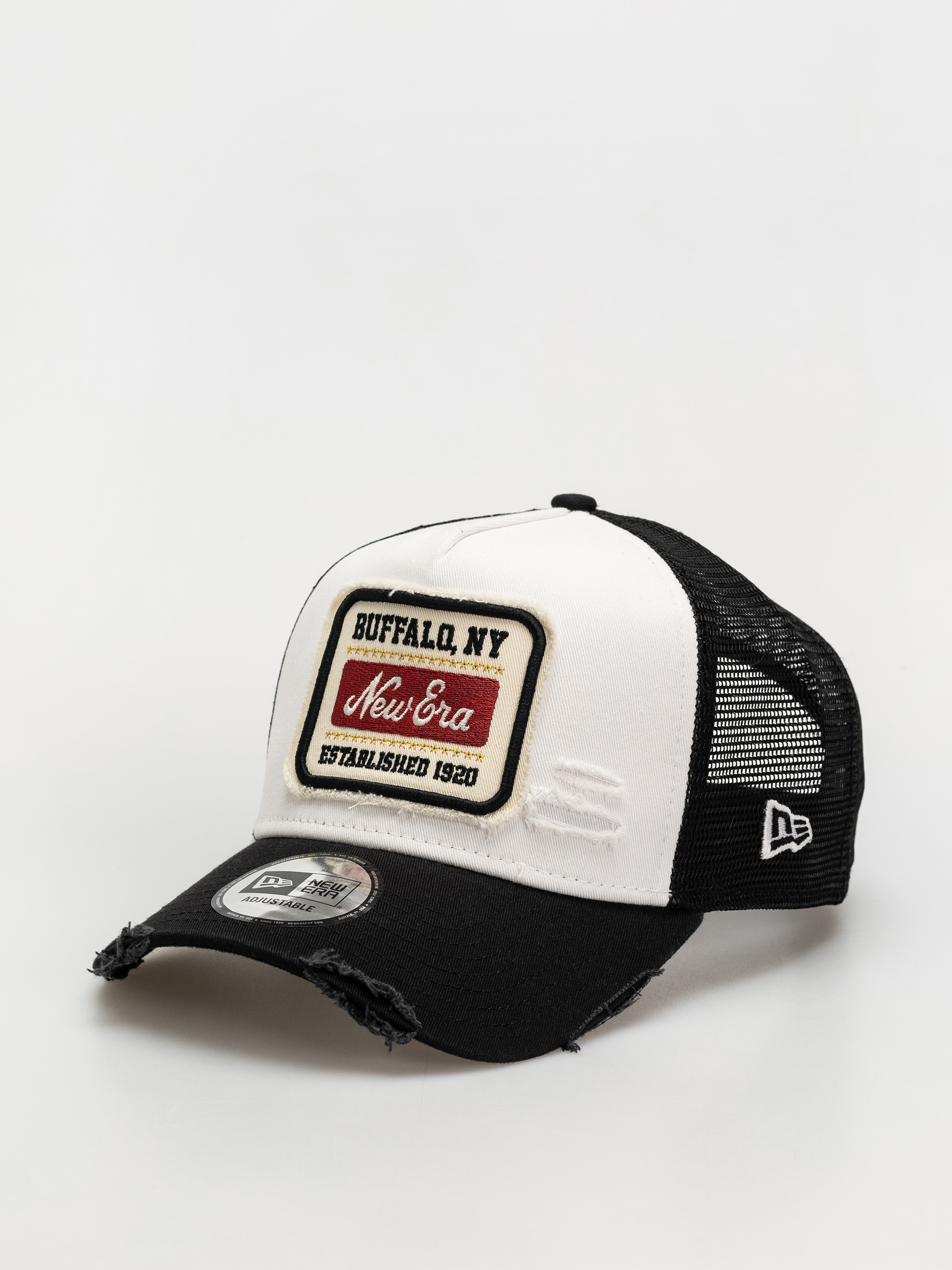 Baseball sapka New Era Patch Distress Trucker (white)