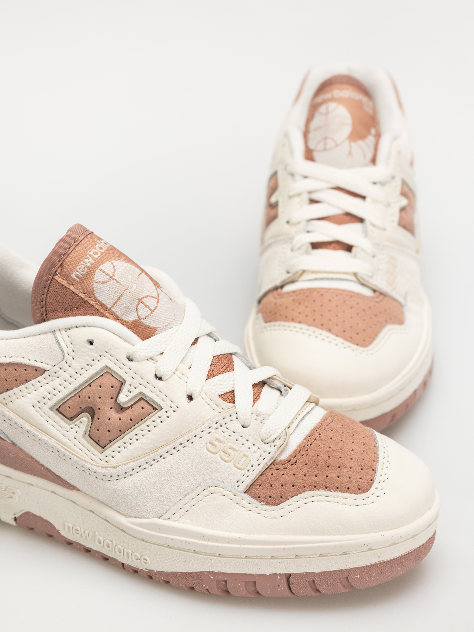 New Balance 550 Wmn Cipők (sea salt)