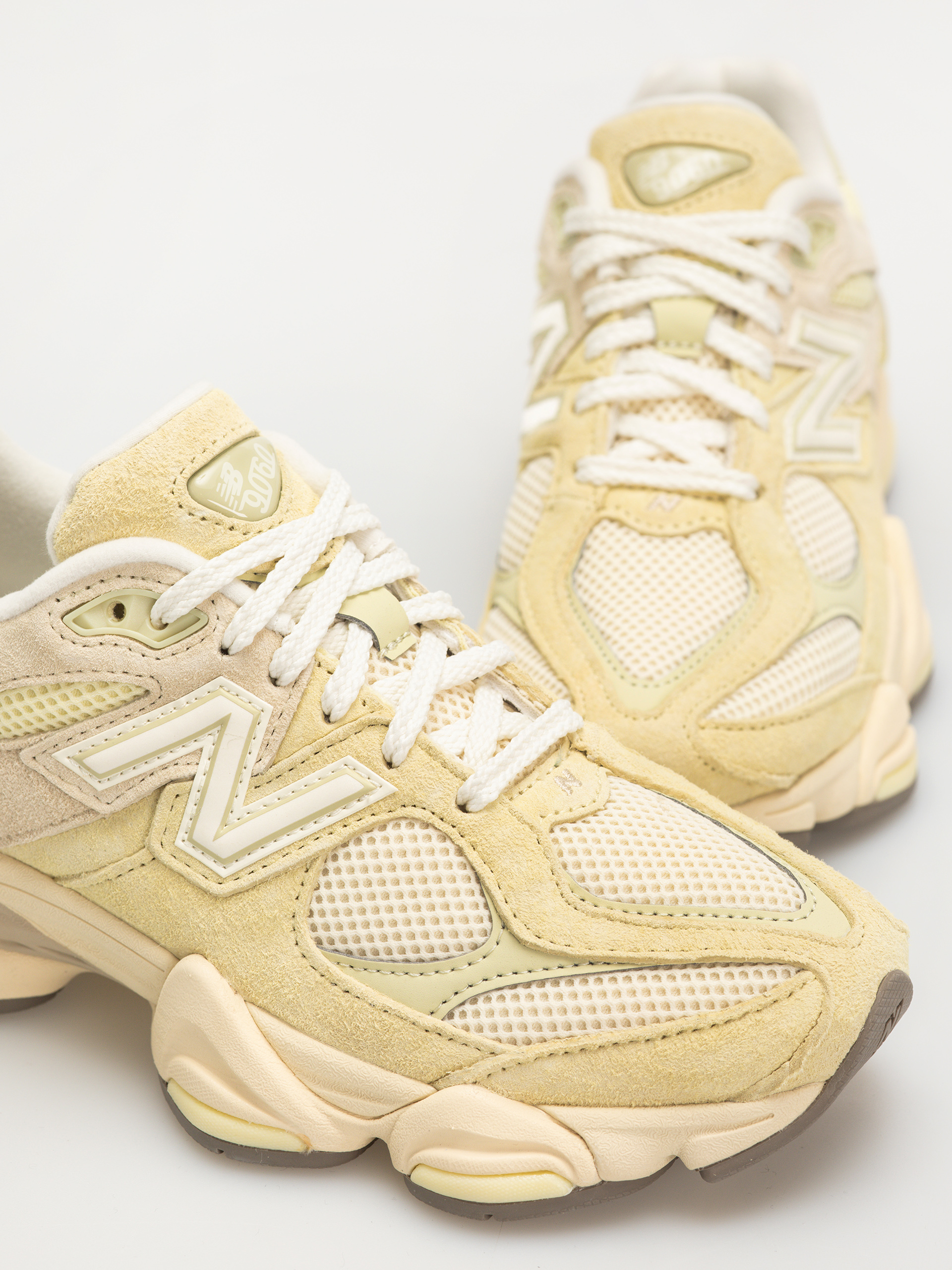 New Balance 9060 Cipők (parchment)