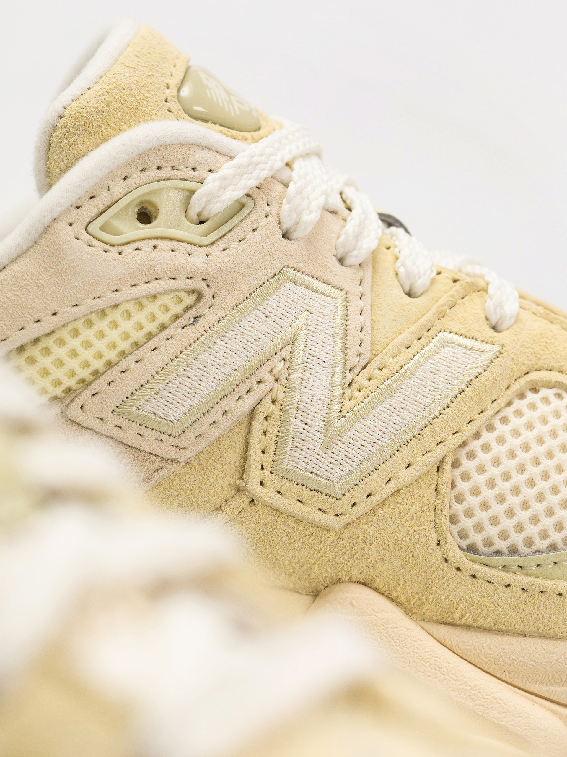 New Balance 9060 Cipők (parchment)