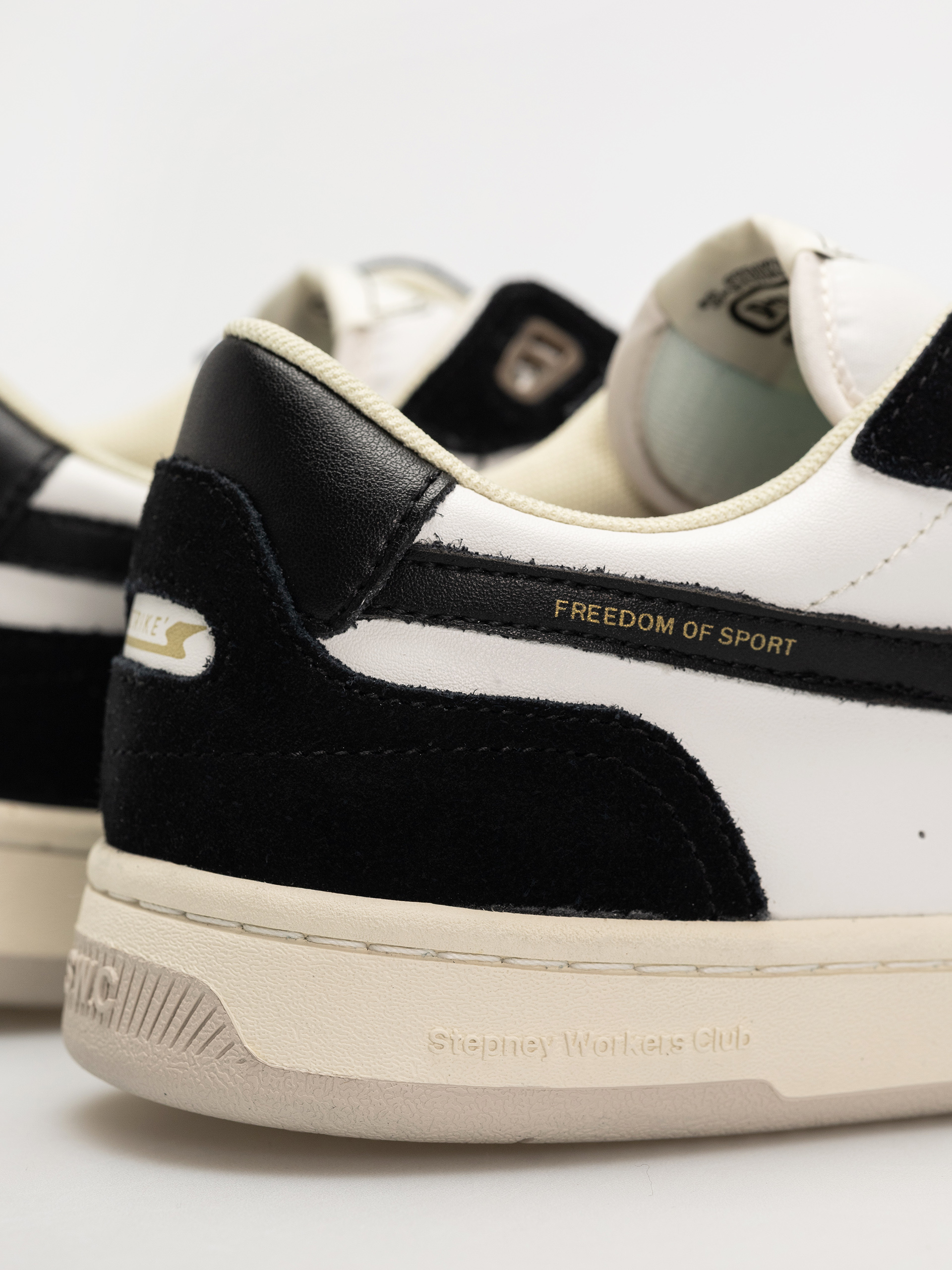 Stepney Workers Club Pro Cup 01 S-Strike Cipők (black white)