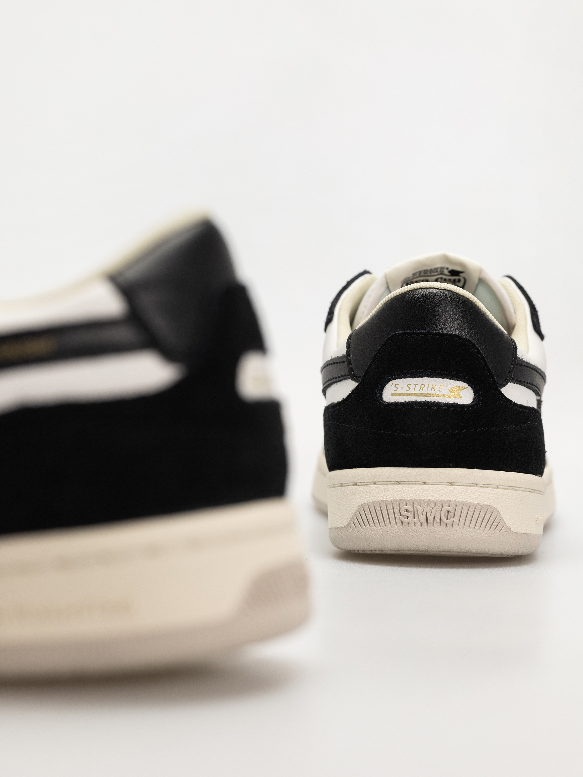 Stepney Workers Club Pro Cup 01 S-Strike Cipők (black white)