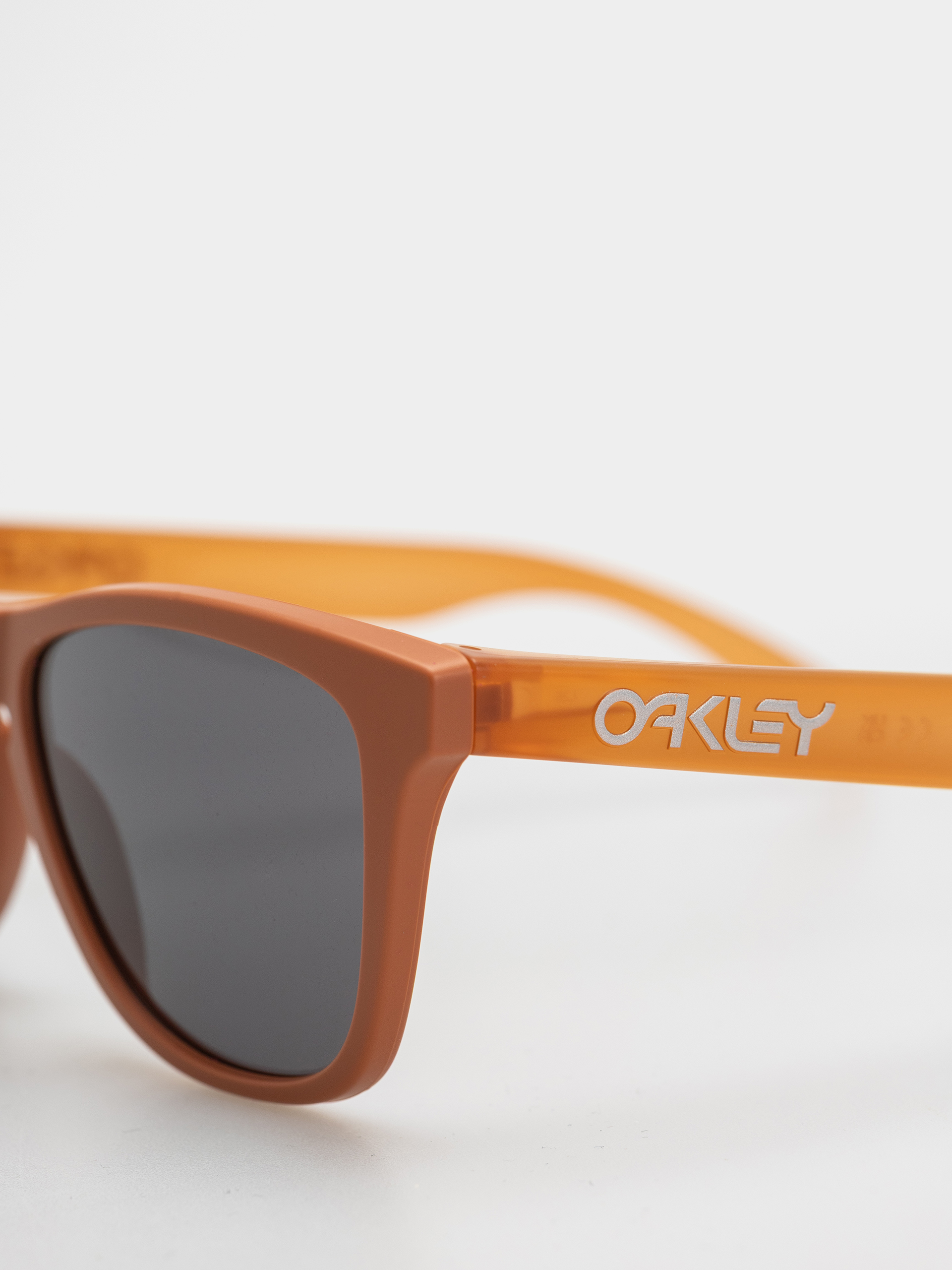Napszemüvegek Oakley Frogskins (matte ginger/prizm grey)