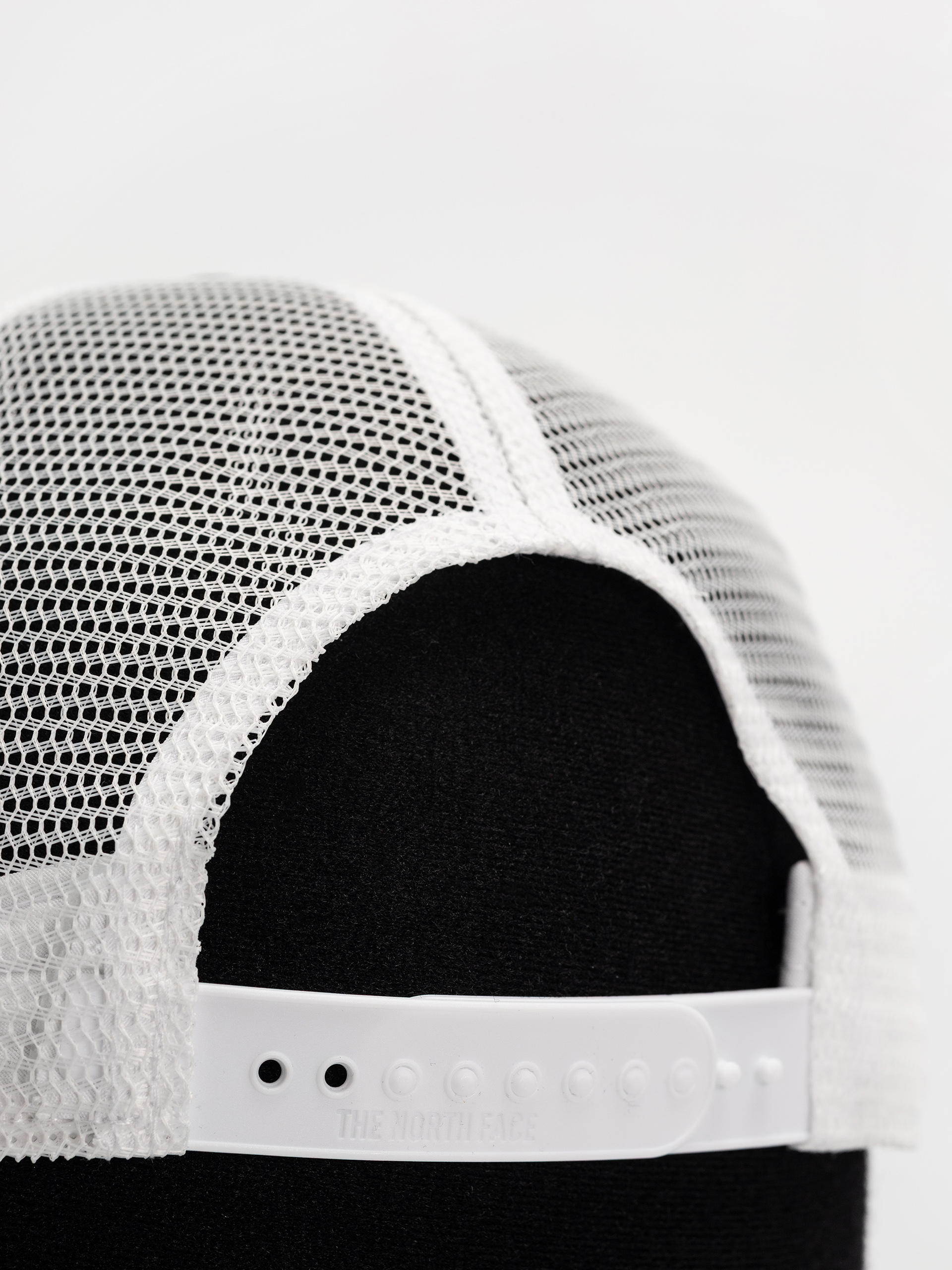 The North Face Half Dome Trucker Baseball sapka (denim/leather patch)