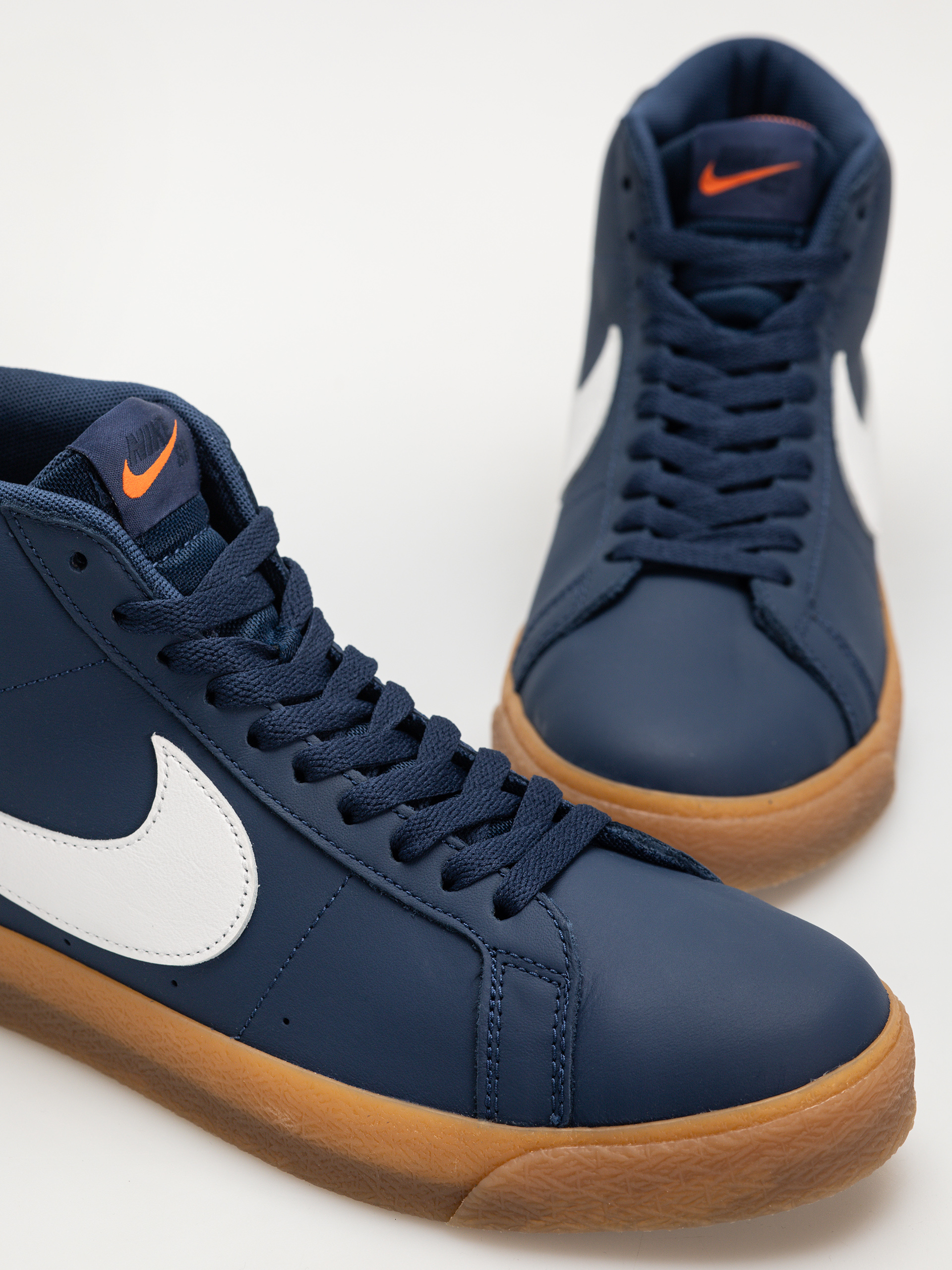 Nike SB Zoom Blazer Mid Iso Cipők (navy/white navy gum light brown)