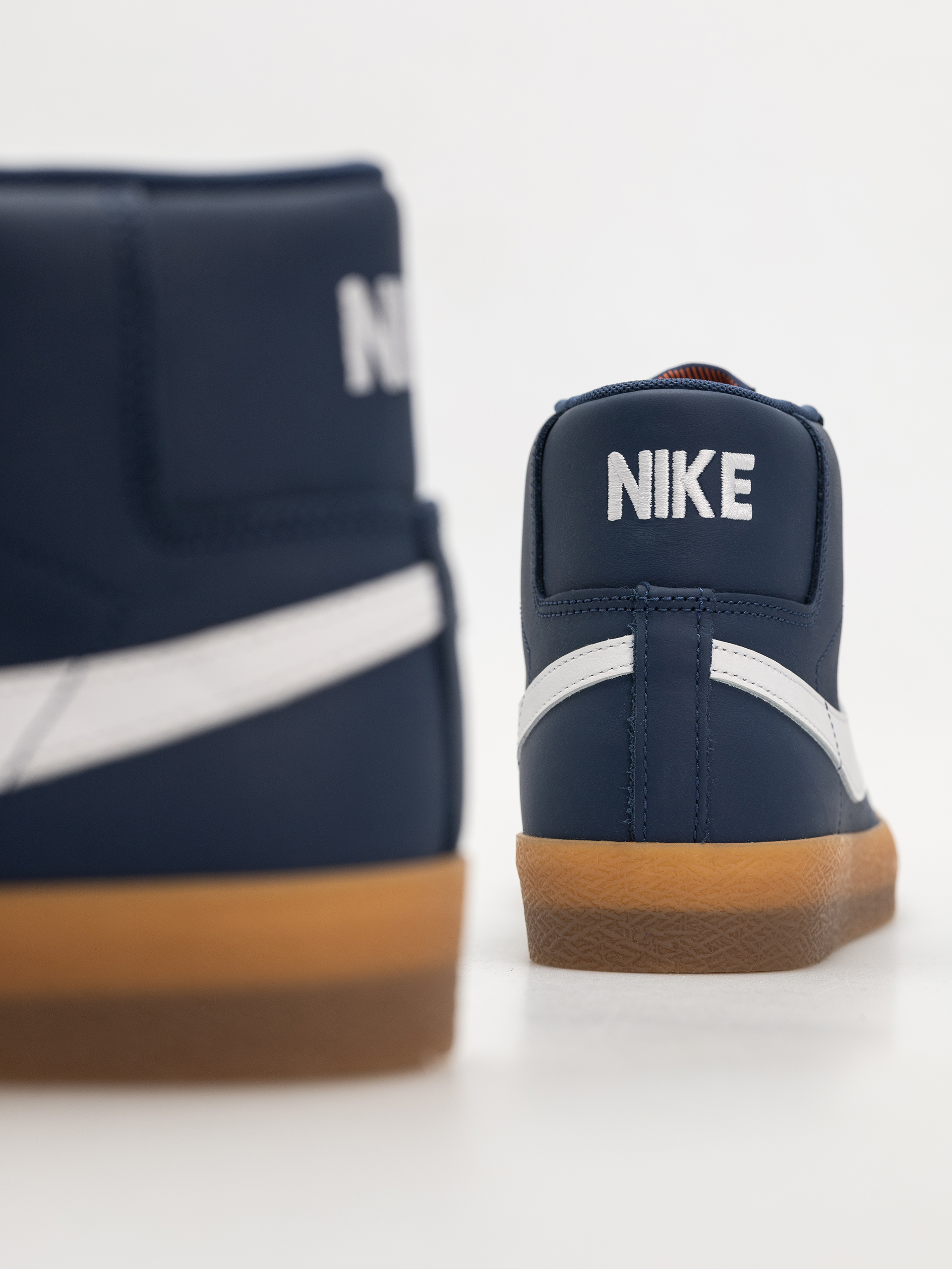 Nike SB Zoom Blazer Mid Iso Cipők (navy/white navy gum light brown)