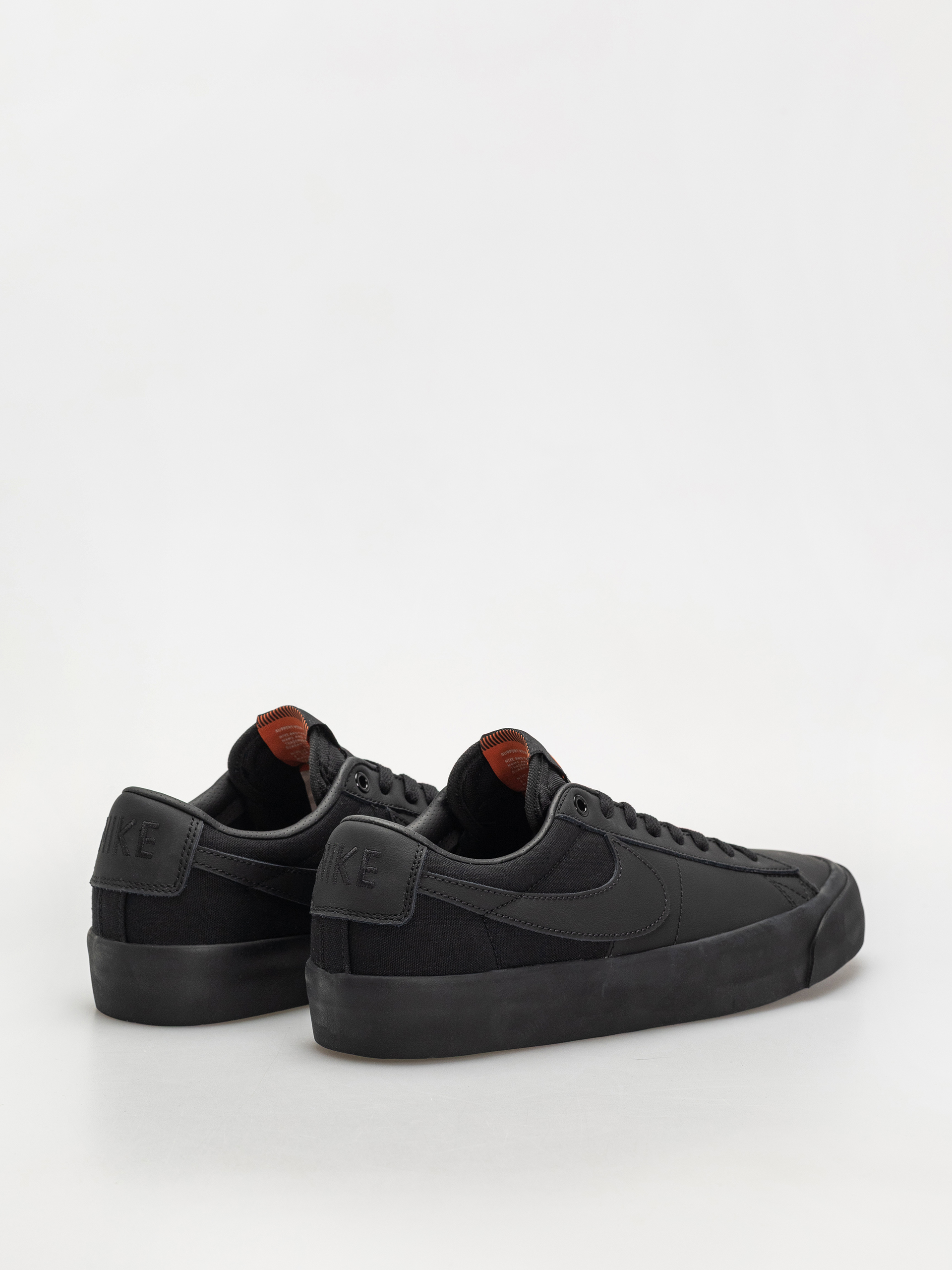 Cipők Nike SB Zoom Blazer Low Pro GT ISO (black/black black black)